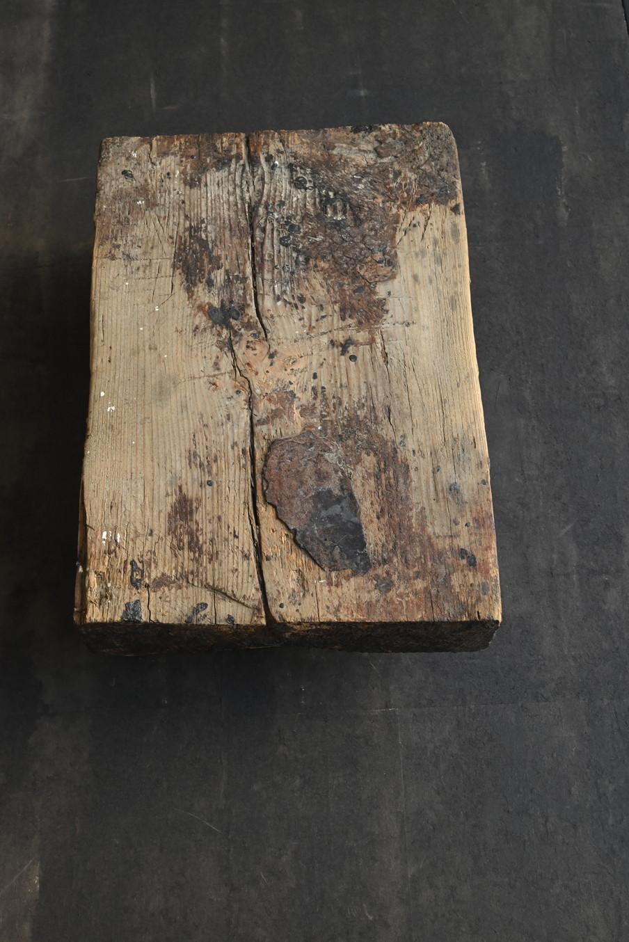 Old small wooden workbench used by Japanese lacquer  / 20th century / Wabi-Sabi 6