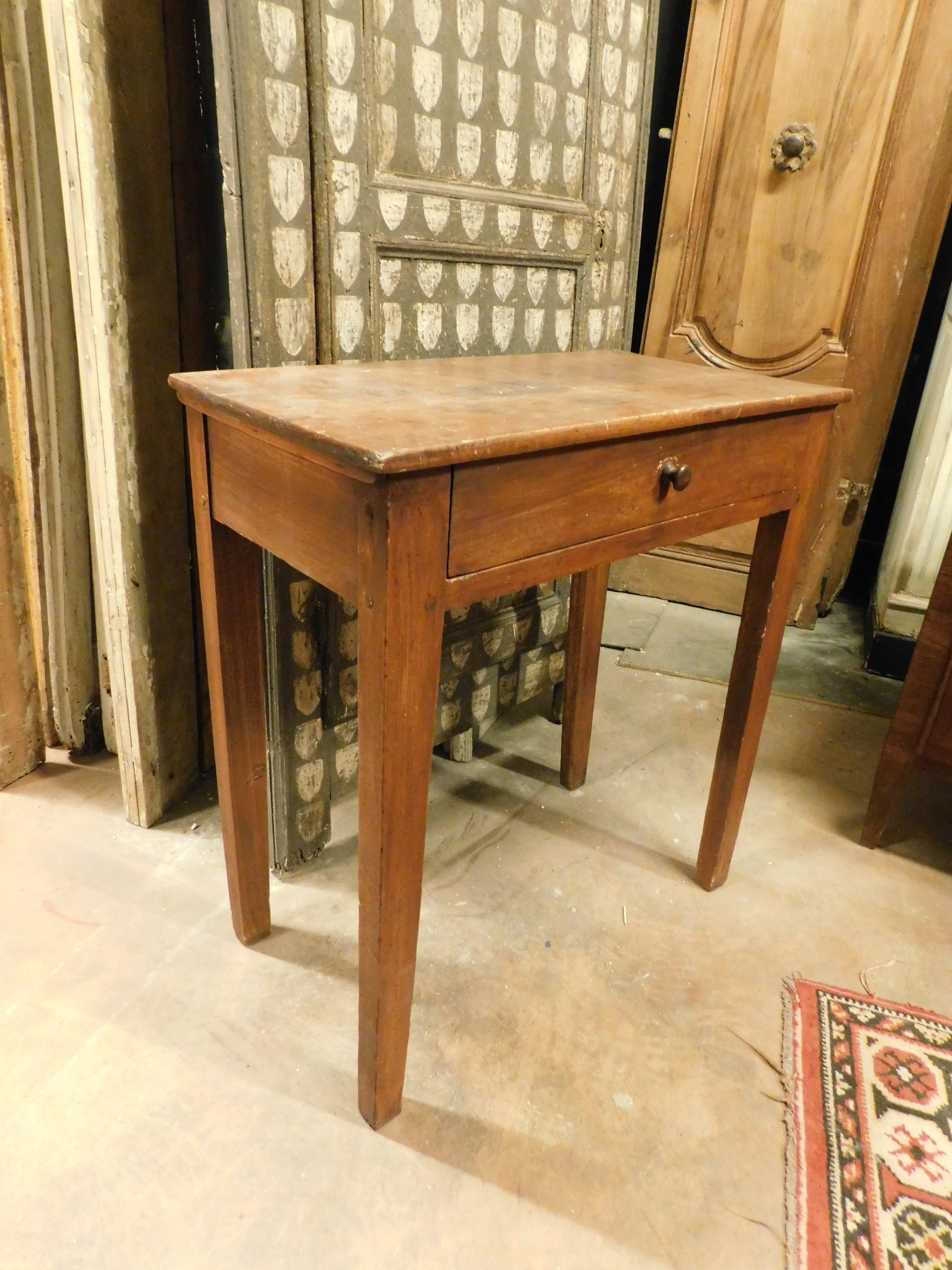 old small writing table in walnut with drawer, Italy In Good Condition For Sale In Cuneo, Italy (CN)
