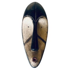 Masque ancien de Songye en bois nobre africain circa 1900