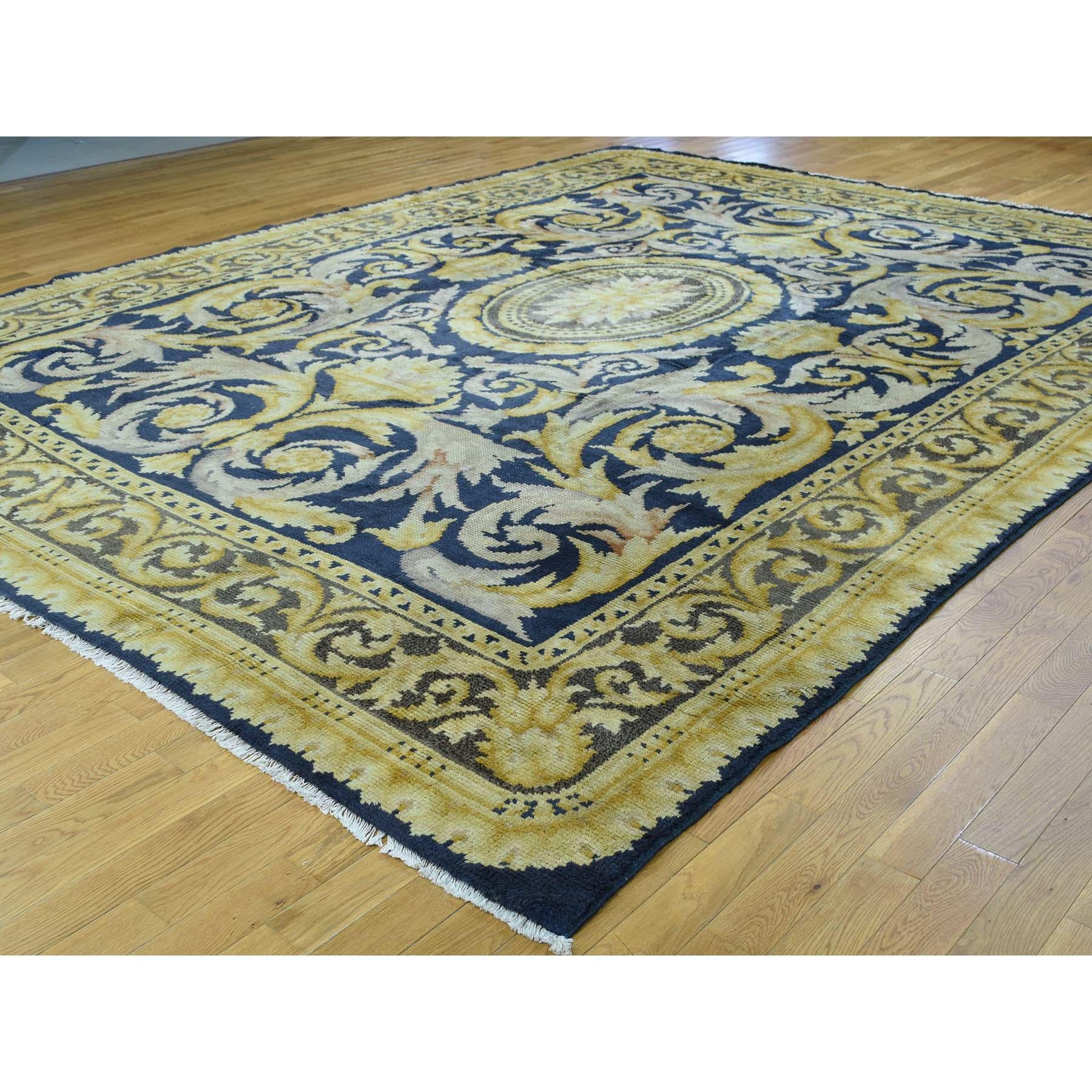 savonnerie hand knotted rug