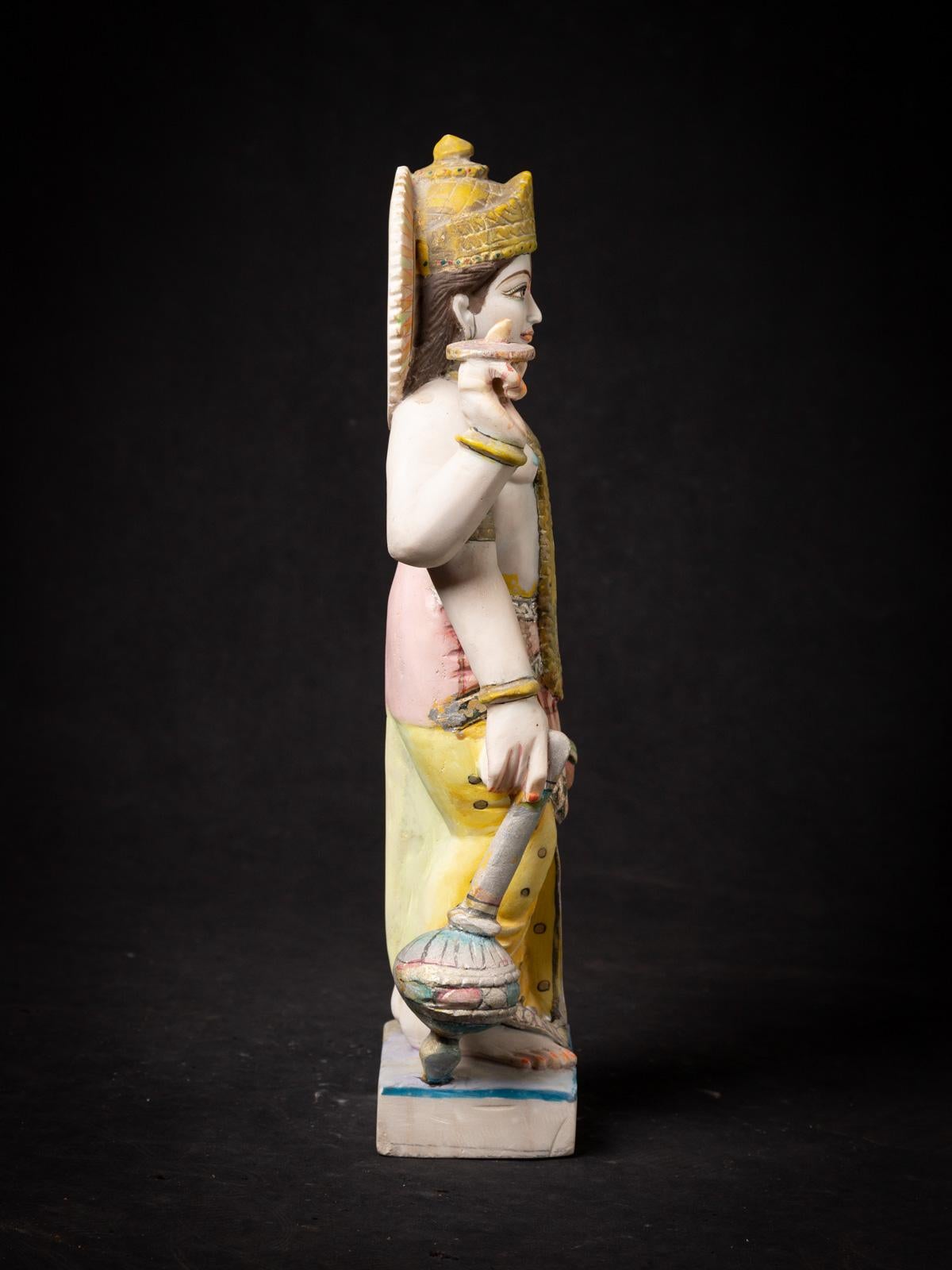 Old standing marble statue of Vishnu from India For Sale 8