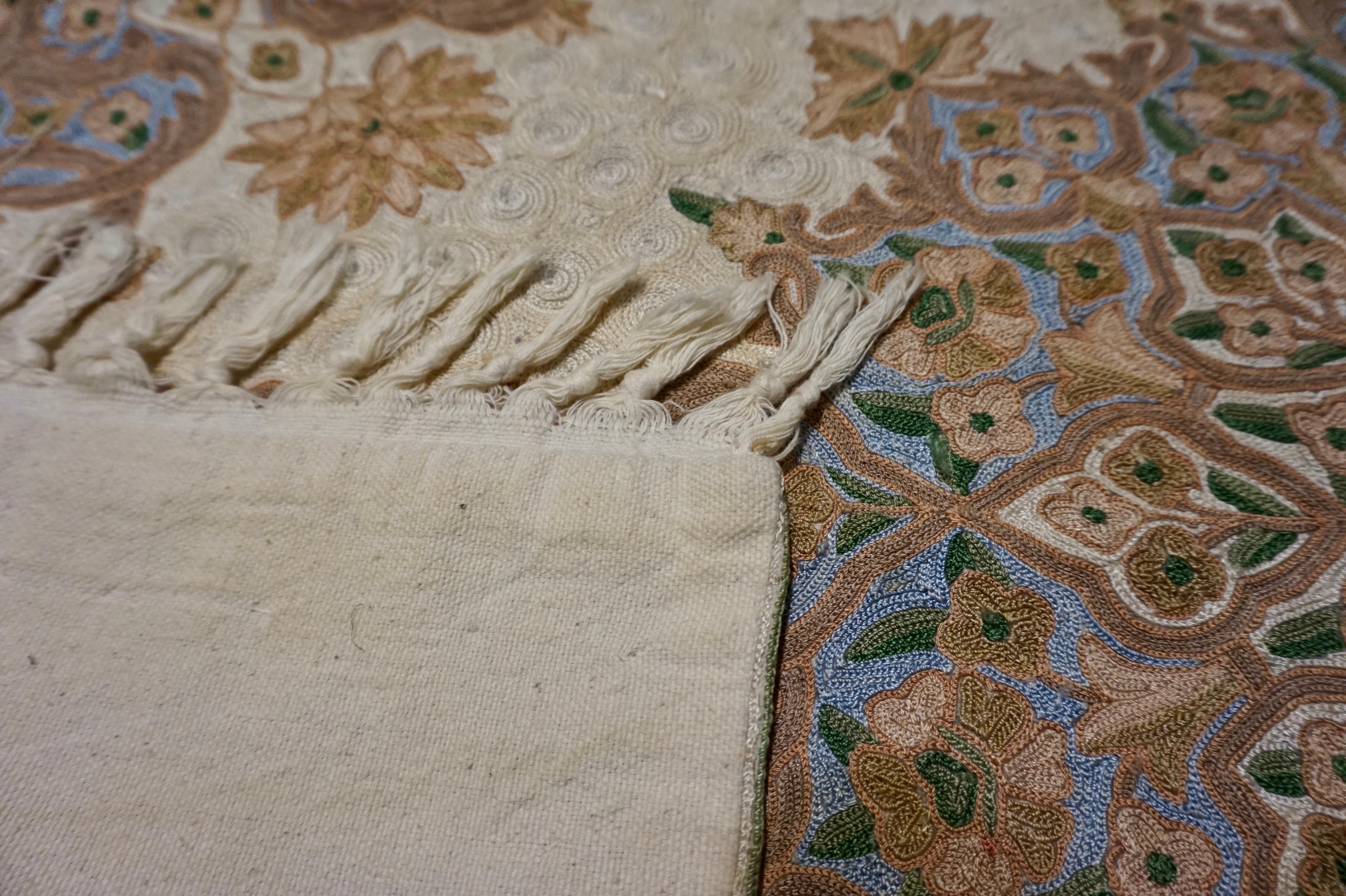 Tapisserie de tapisserie fine en soie sur coton fine avec points de chaîne Cachemire (années 1960) en vente 3