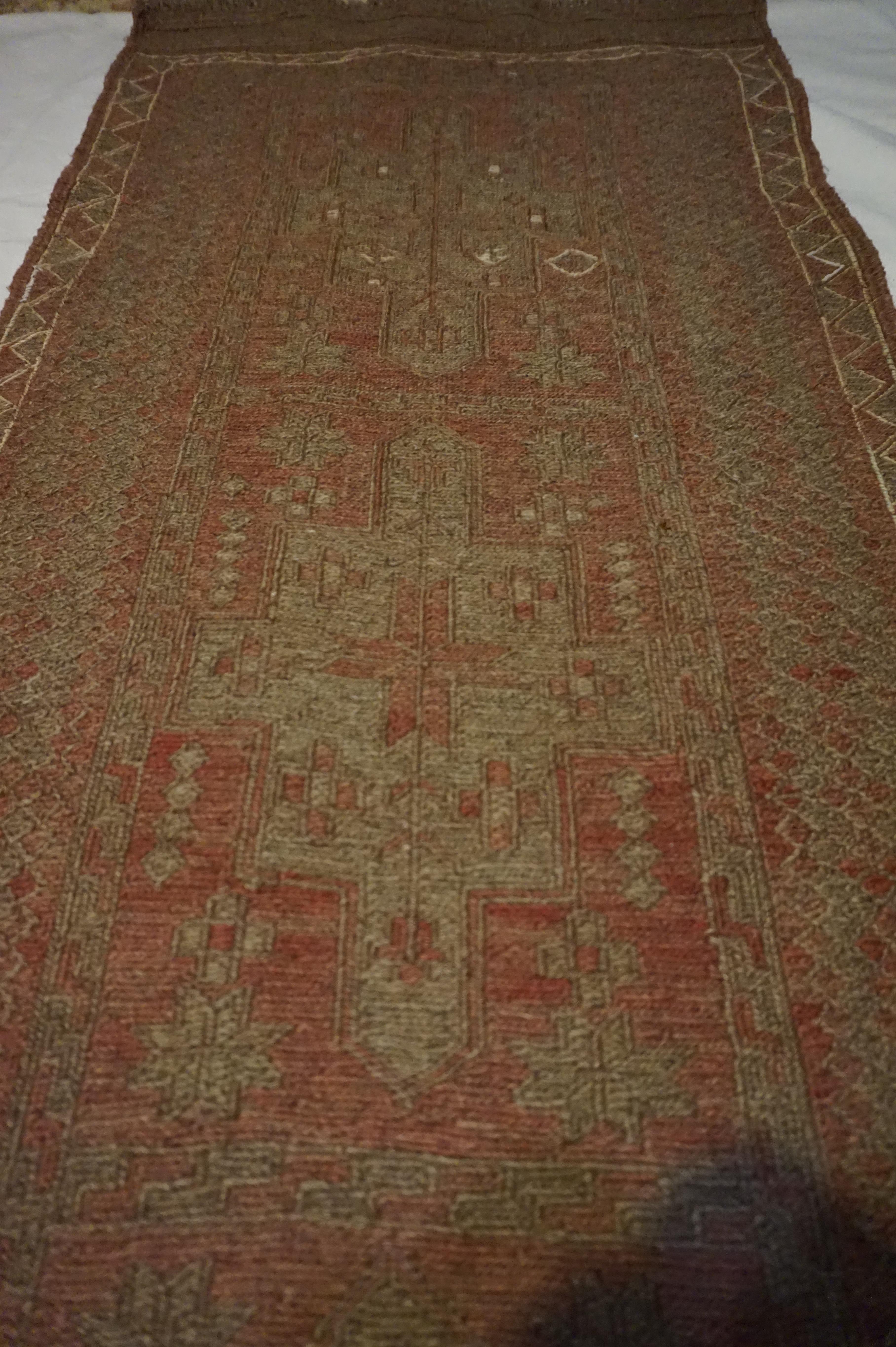 Old Stock Muted Baluch Long Hand-knotted Kilim Runner In Subtle Muted Hues In Good Condition For Sale In Vancouver, British Columbia