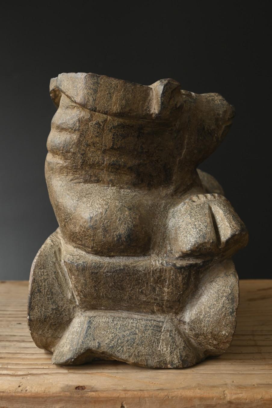 Old stone cow figurine from Korea or Japan/Before the 19th century/Deified cow For Sale 3