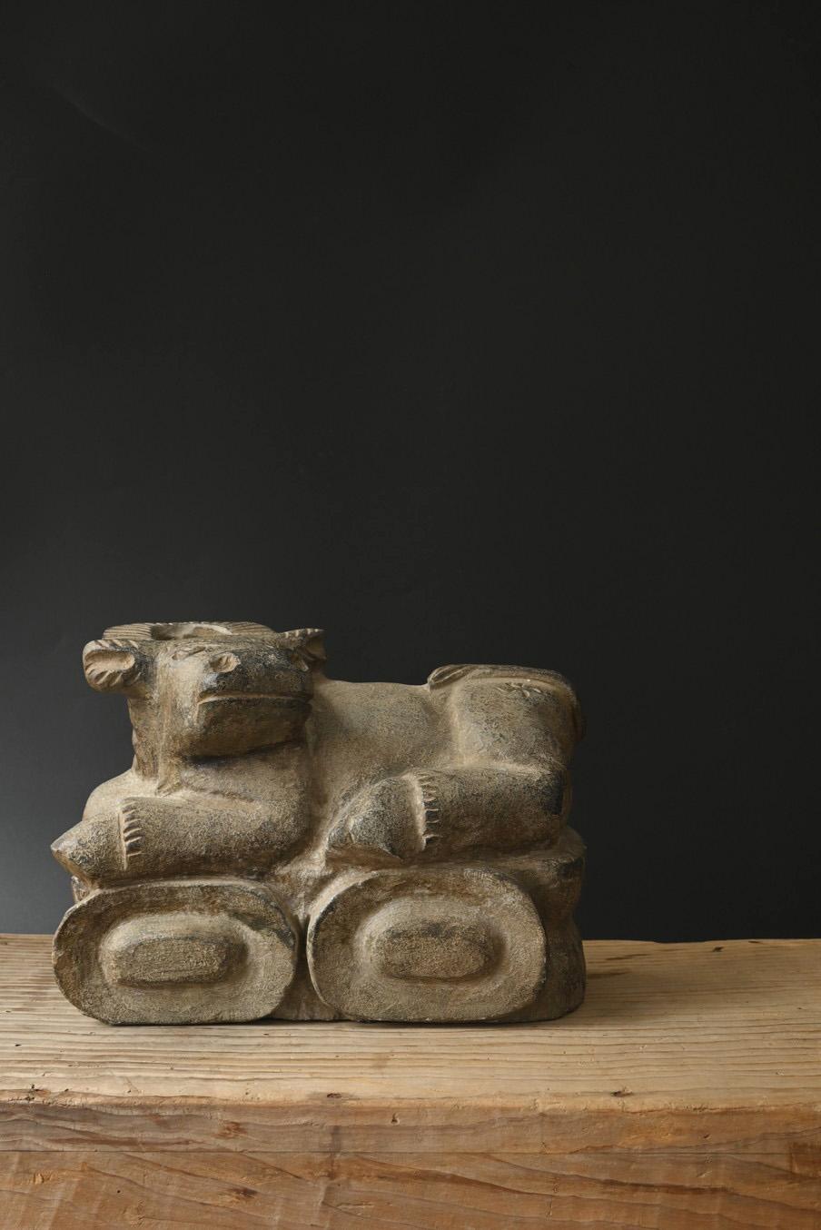 Serpentine Old stone cow figurine from Korea or Japan/Before the 19th century/Deified cow For Sale