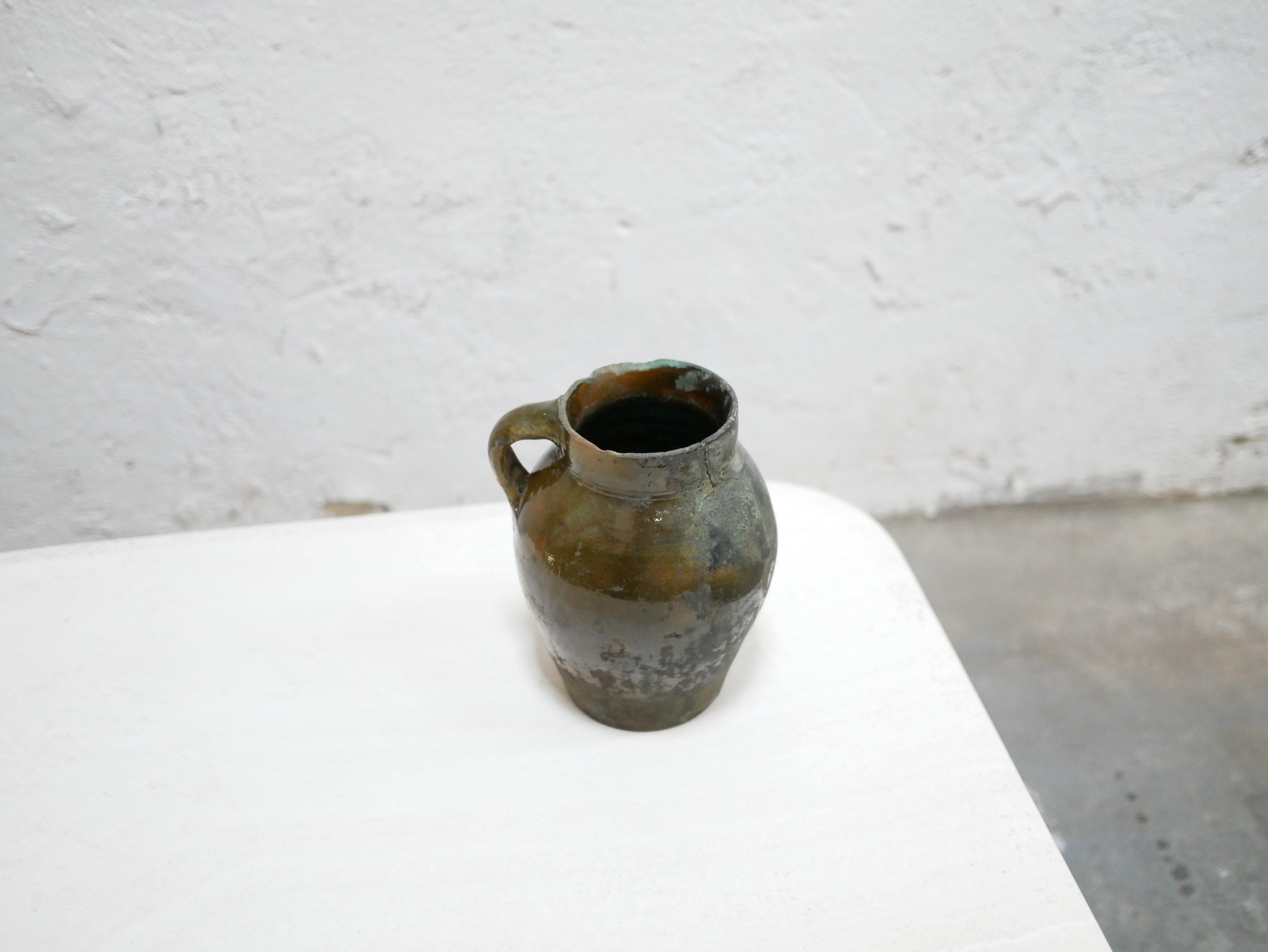 Old stoneware pot 8