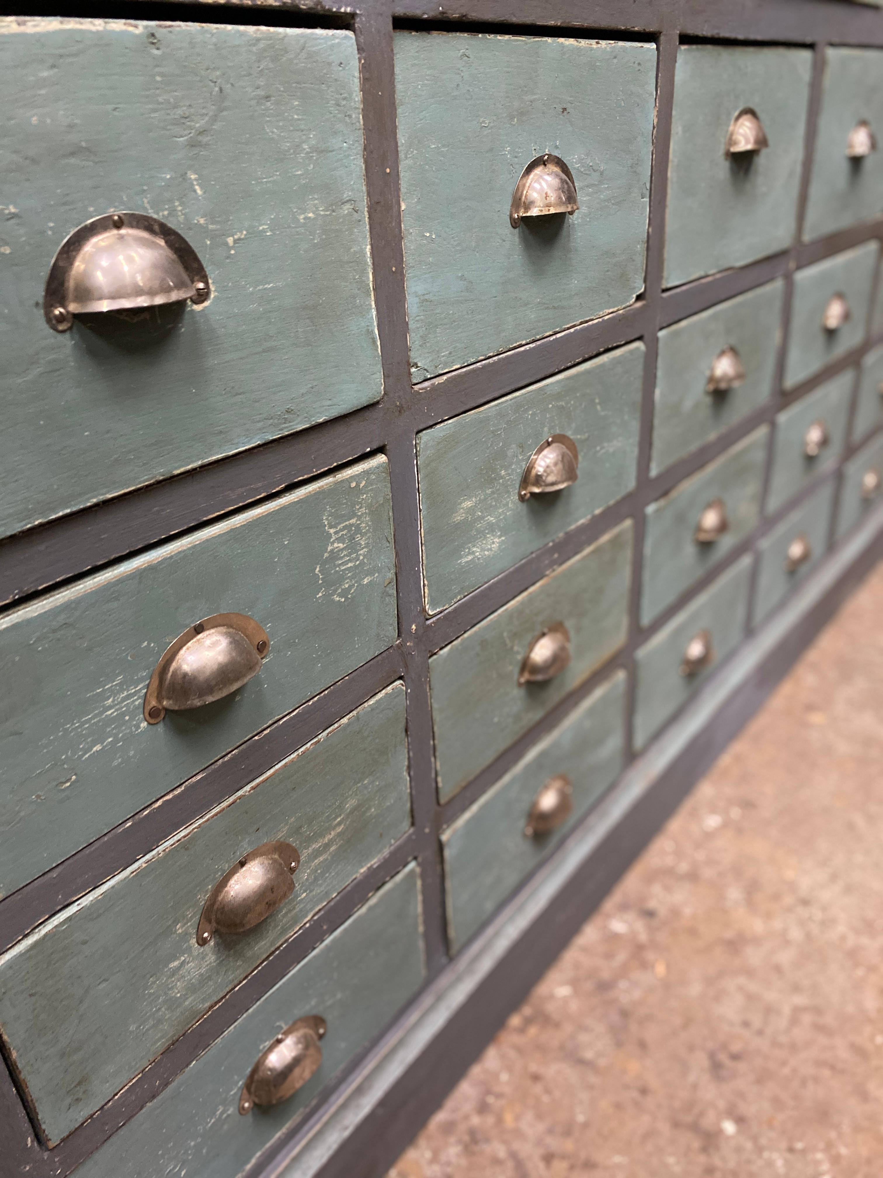 old store counter with 29 drawers dating from the end of the 19th century very b For Sale 4