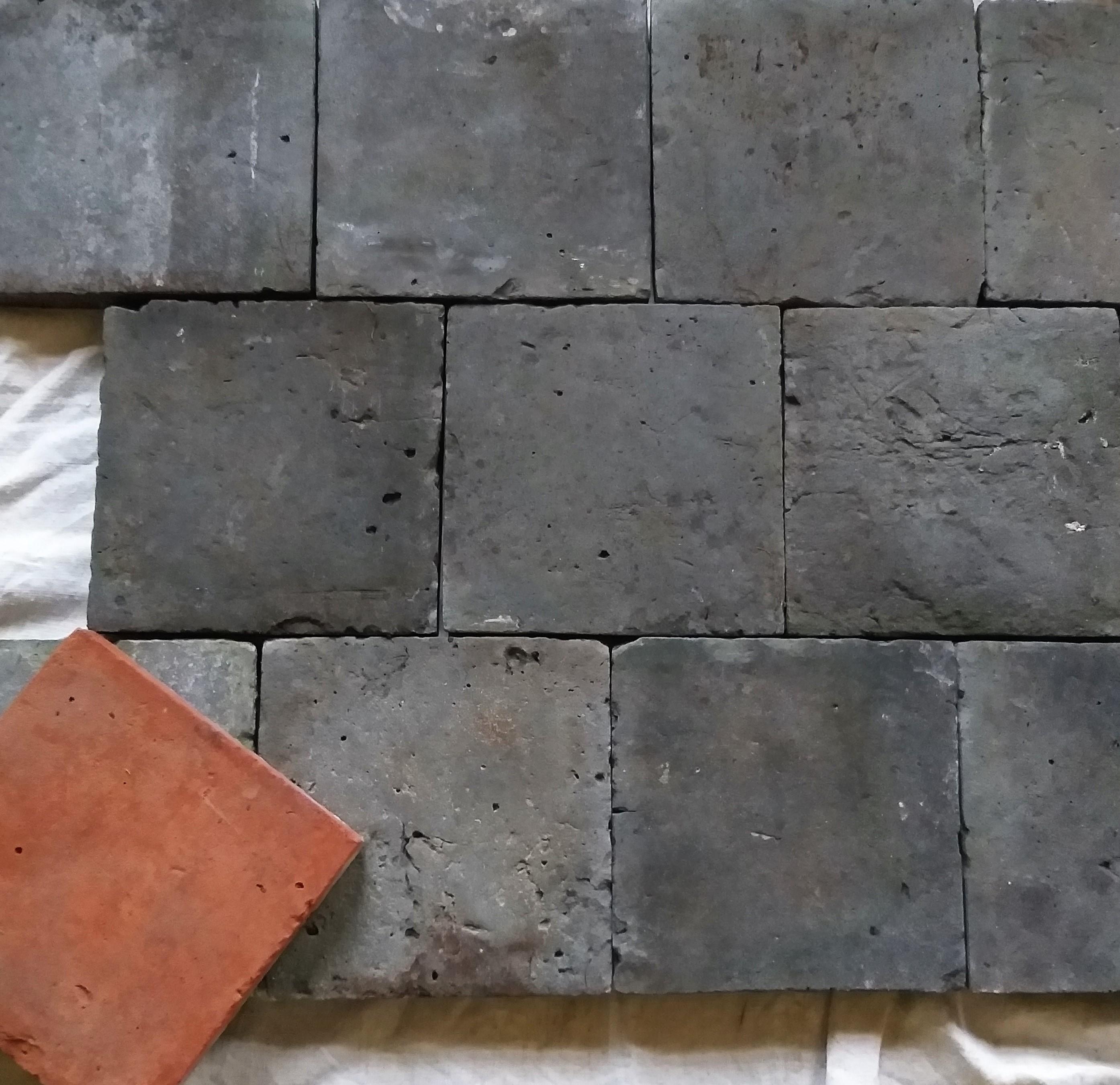 30 square meters of old terracotta floortiles in stock. Dating back to the 18th and 19th century. The old terracotta has extra ordinary longevity and a timeless appeal. There is only 30 square meters deliverable, but can be enlarged to mix them with