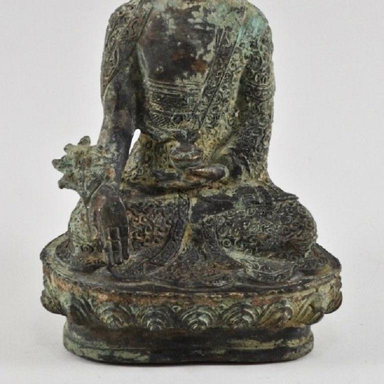 Old Tibetan Bronze Medicine Buddha Statue, Qing Dynasty, Tibet, 18th Century In Good Condition In Frankfurt am Main, DE