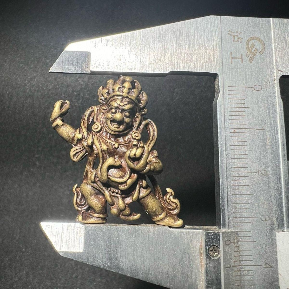 XVIIIe siècle et antérieur Ancienne figure religieuse tibétaine en bronze en vente