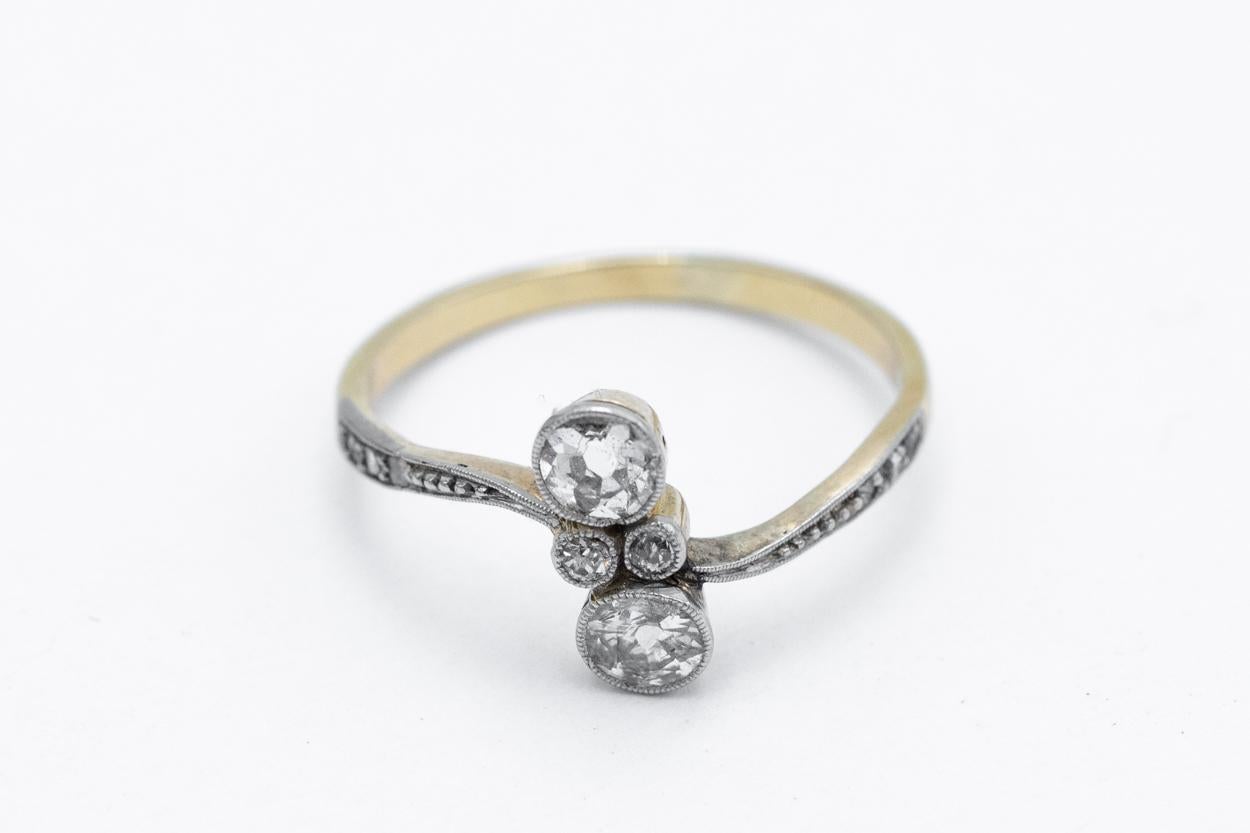 Old toi et moi ring with old-cut diamonds, early 20th century For Sale 2