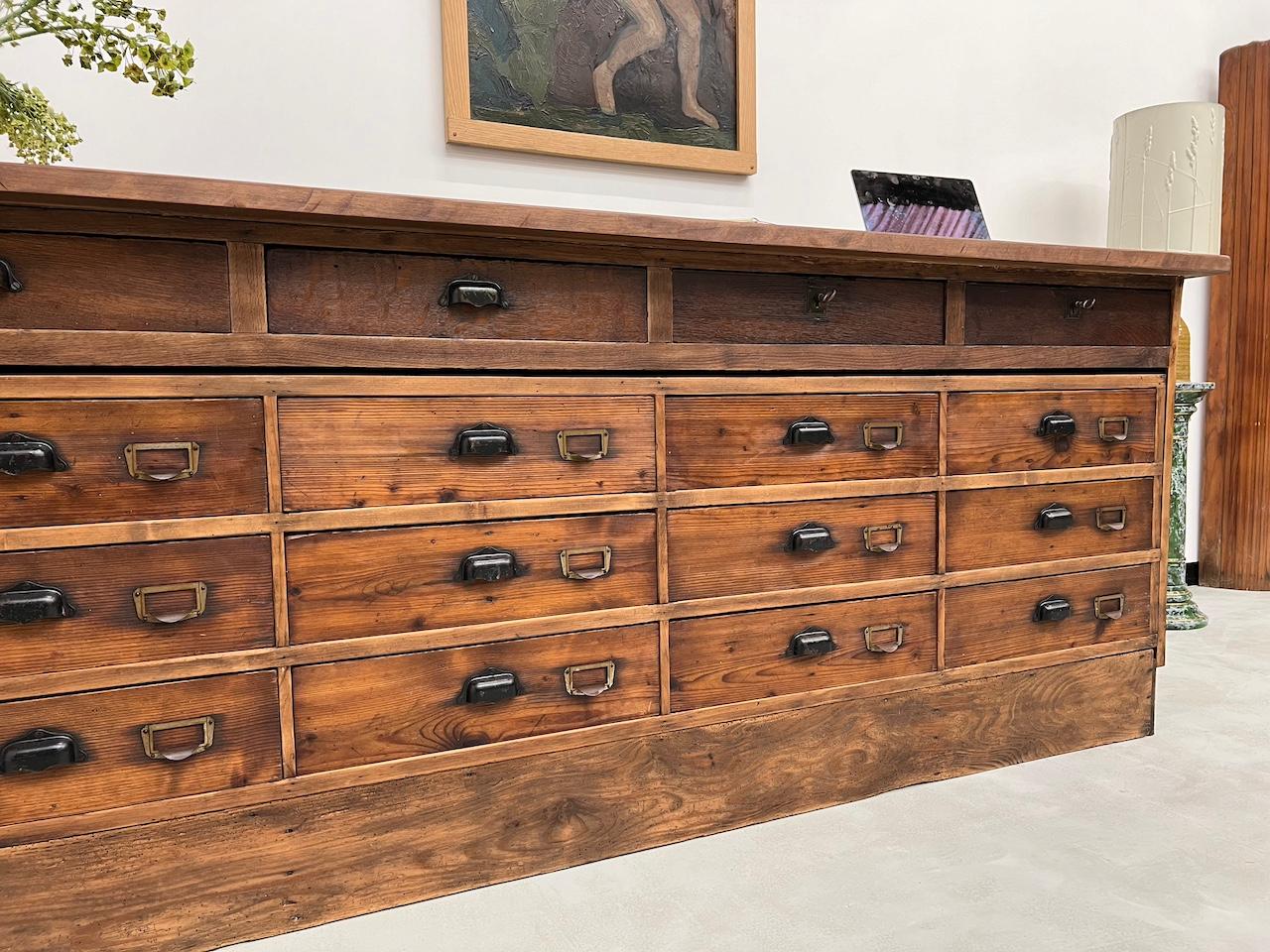 Old trading counter with drawers, fully restored. 12