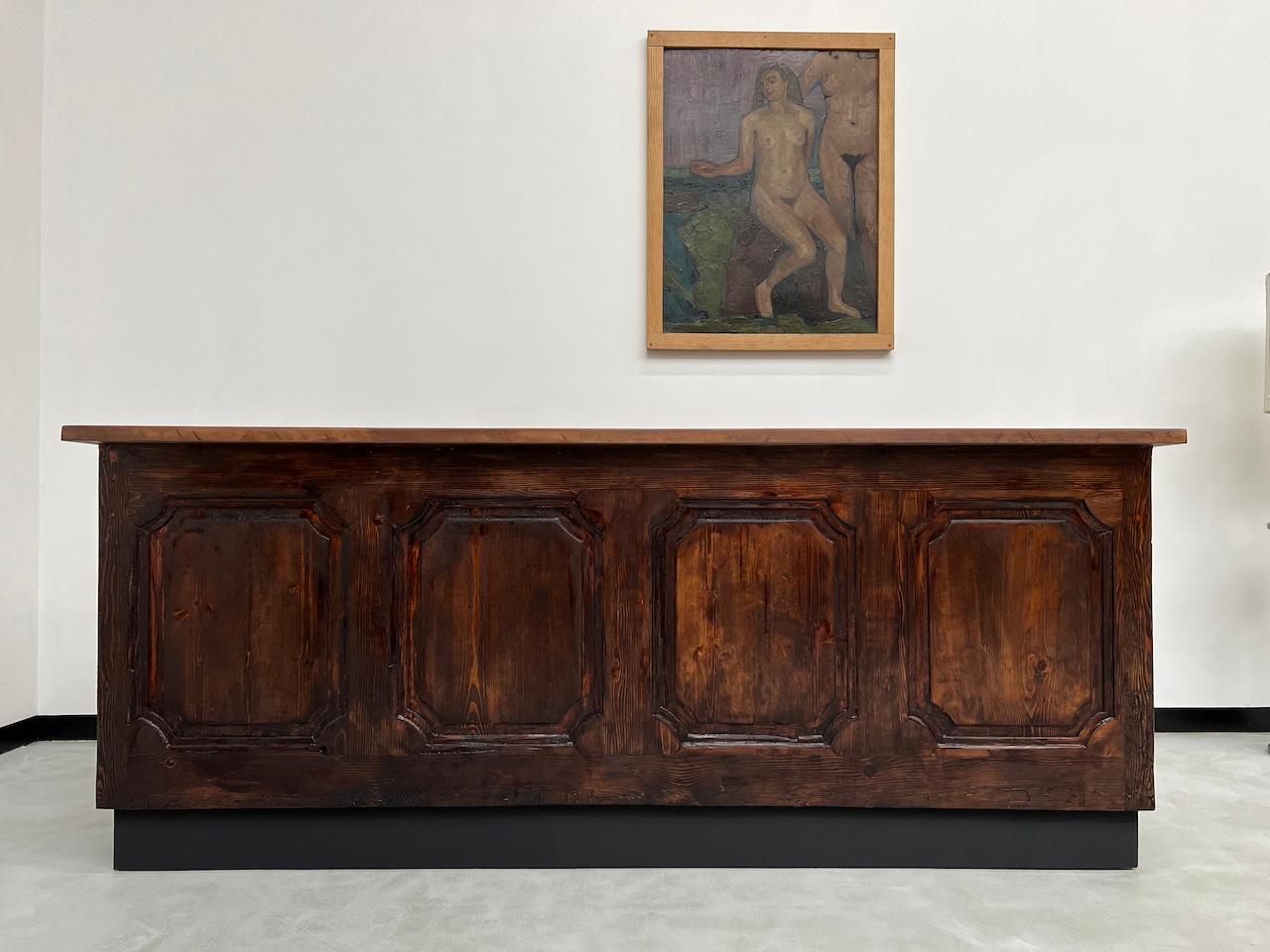 Old trading counter with drawers, fully restored. In Good Condition In LYON, FR