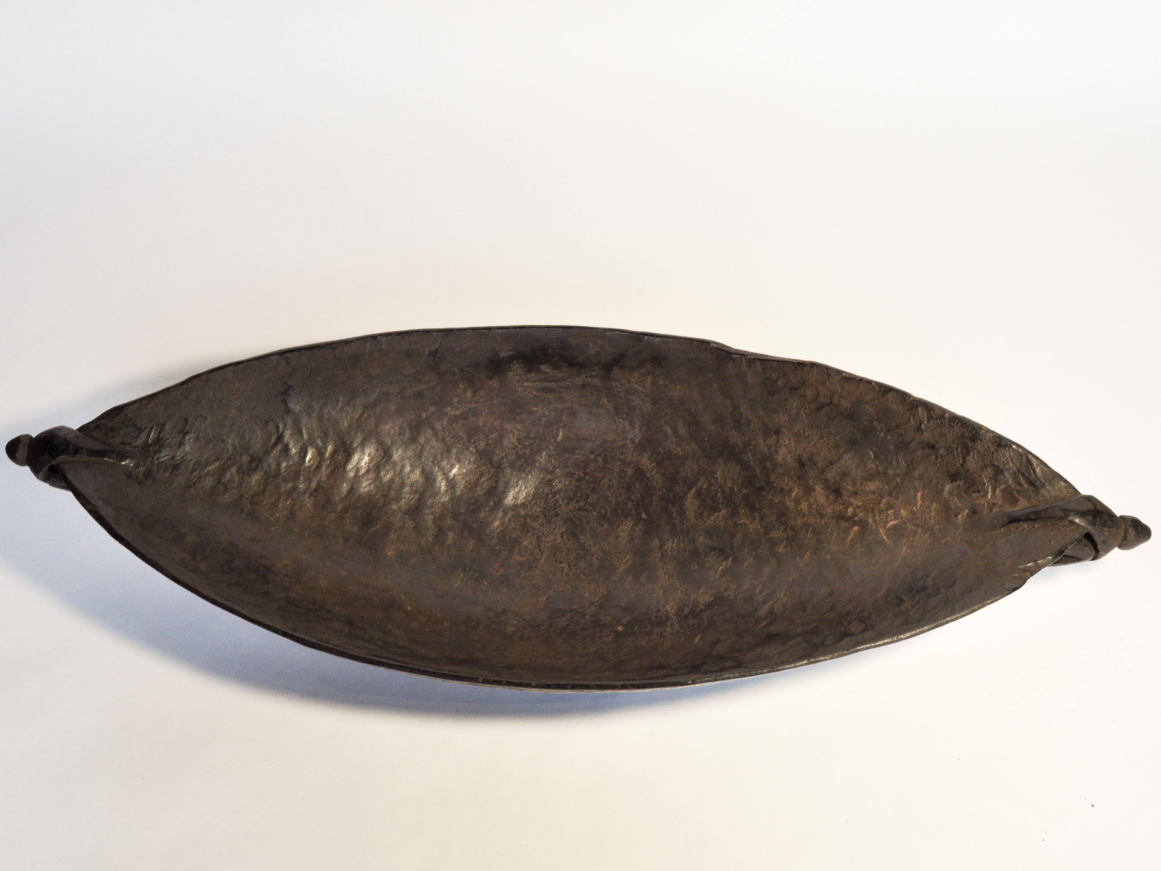 Old Tribal Wooden Bowl, Siassi Island Papua New Guinea, Mid-20th Century 3