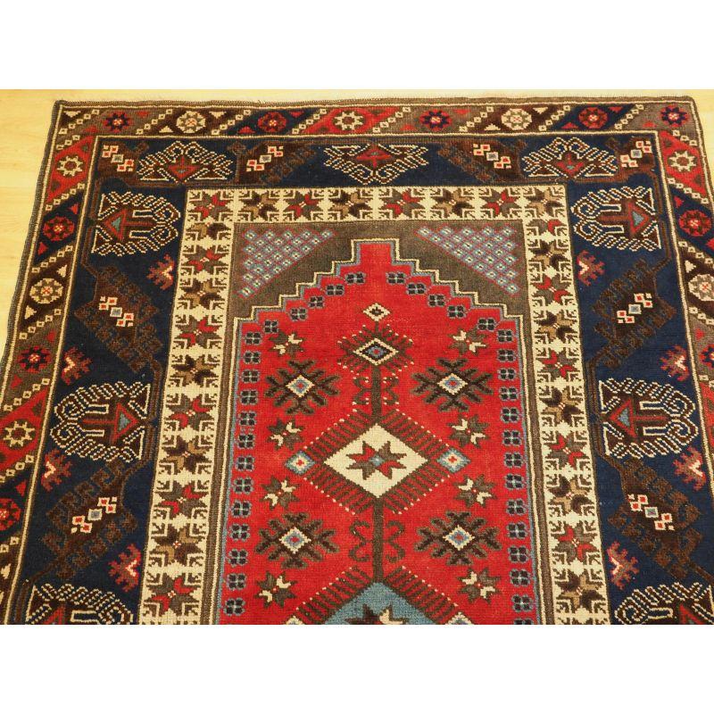 Old Turkish Dosemalti Village Rug In Excellent Condition For Sale In Moreton-In-Marsh, GB