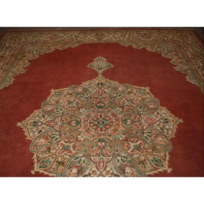 20th Century Old Turkish Isparta Carpet, of Traditional Medallion Design For Sale
