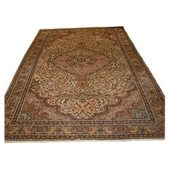 Old Turkish Kayseri Rug with Traditional Large Medallion Old Turkish Kayseri Rug with Traditional Large Medallion