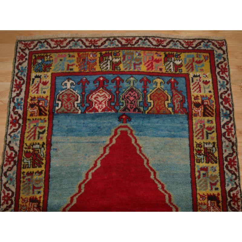 Old Turkish Kirsehir Village Prayer Rug of Classic Design In Excellent Condition For Sale In Moreton-In-Marsh, GB