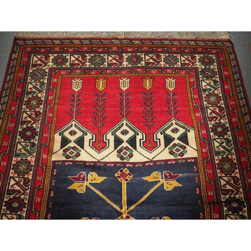 Old Turkish Ladik Prayer Rug, Great Condition, circa 1930 In Excellent Condition For Sale In Moreton-In-Marsh, GB