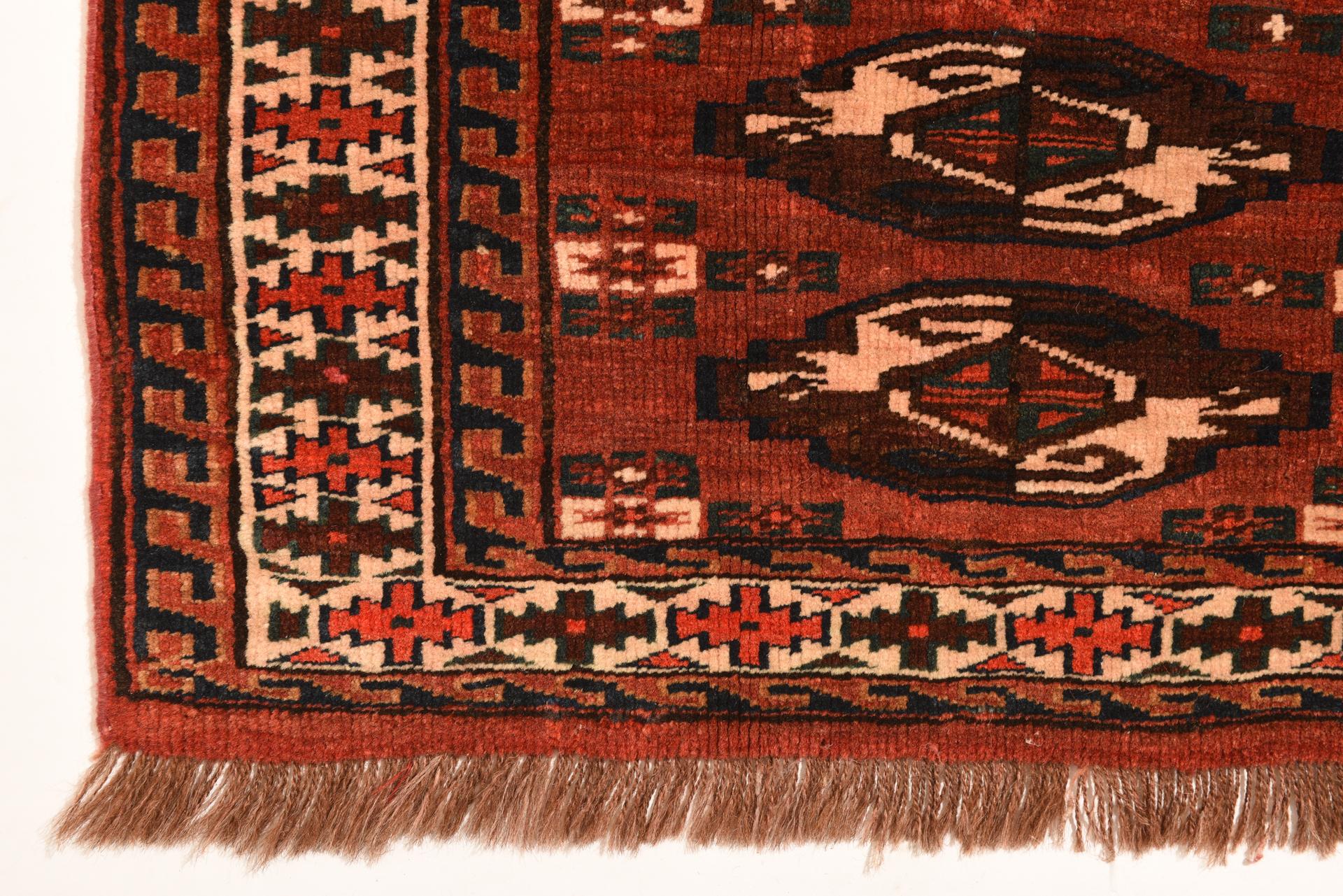 20ième siècle Ancien petit tapis Turkoman en vente