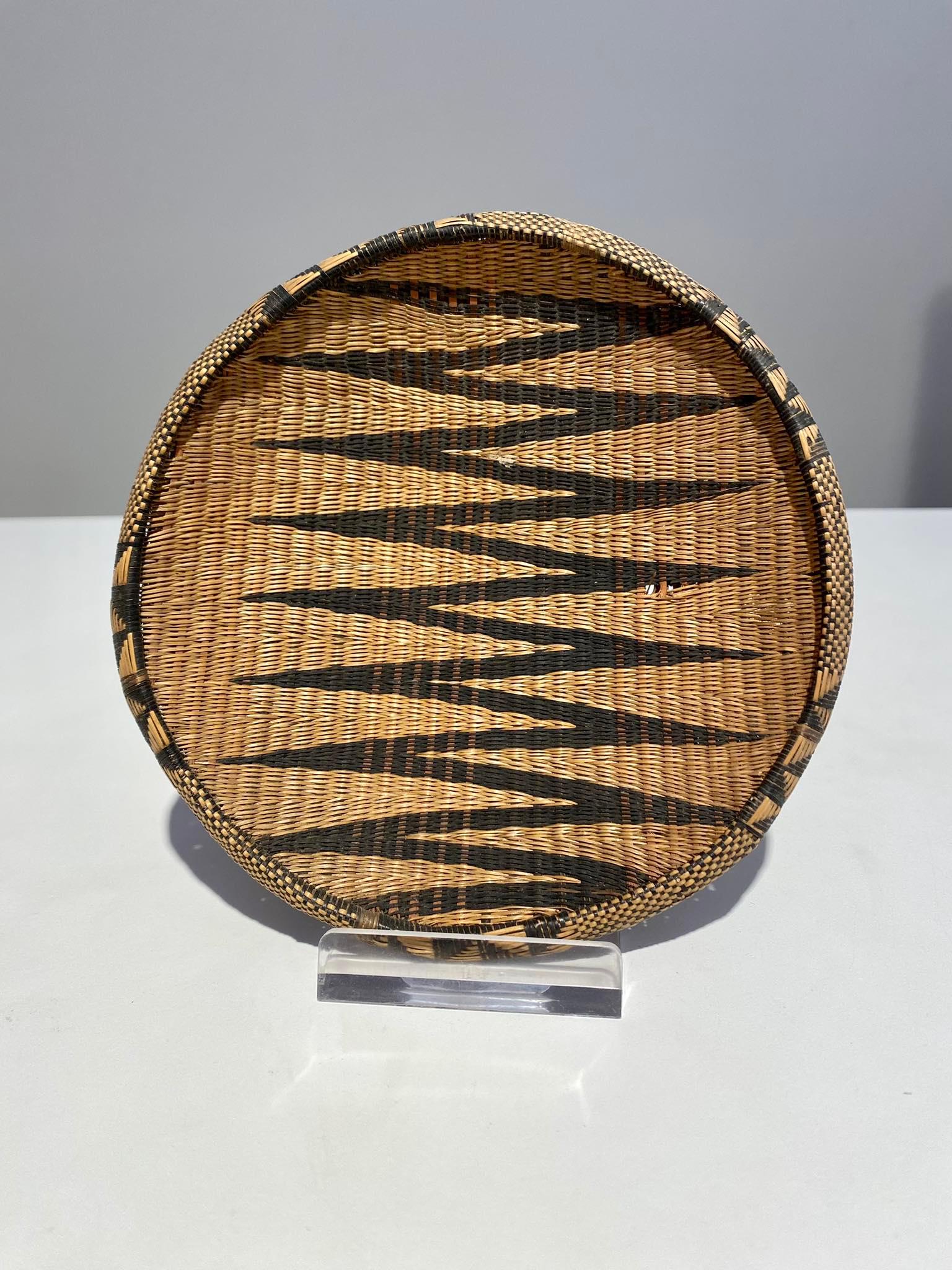 Rwandan Old Tutsi Basket - Rwanda - African Basketry Late 19th Century African Art Congo For Sale