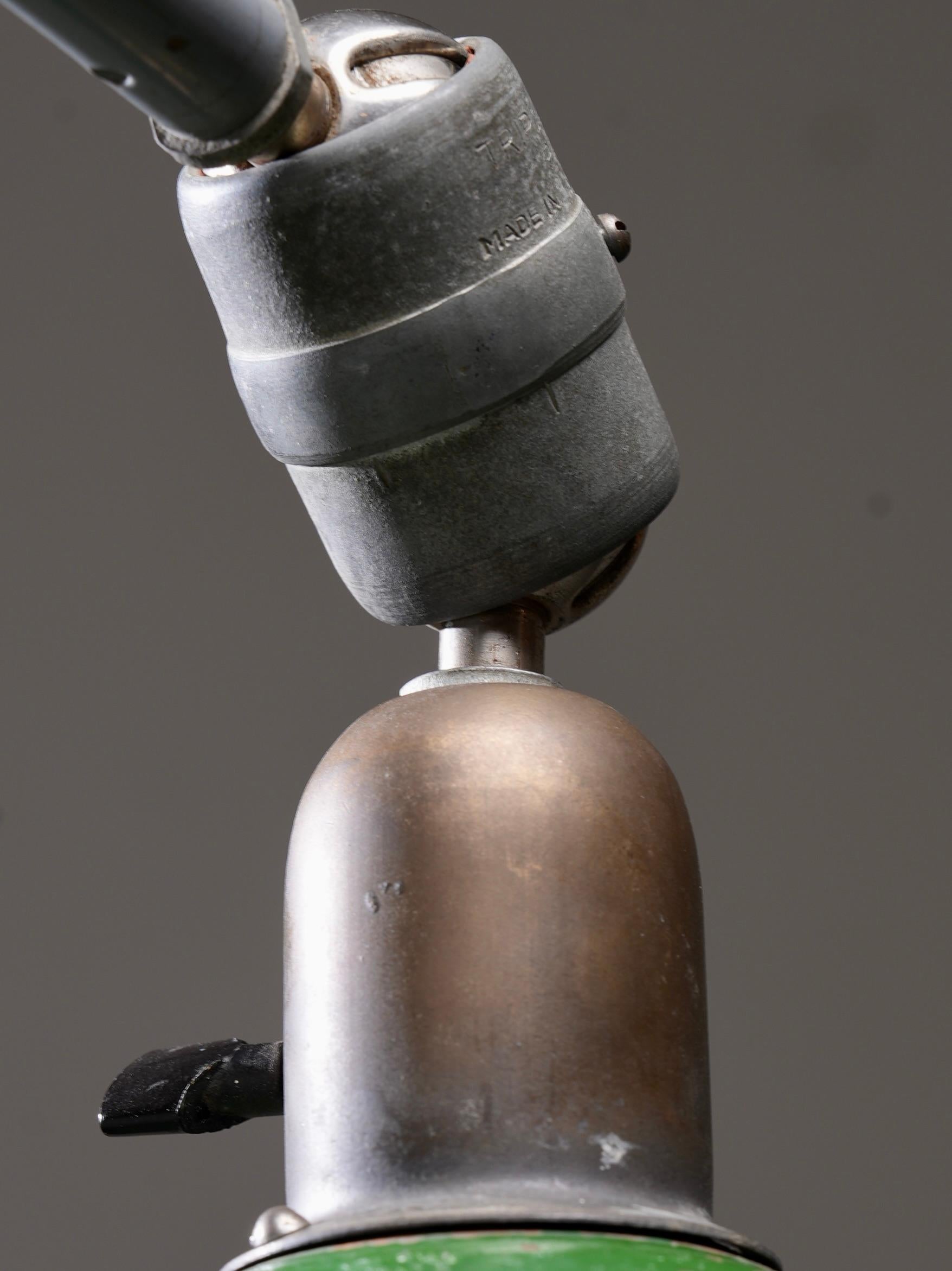 Ancienne lampe Triplex de Johan Petterson avec abat-jour vert, Suède, années 1930 Bon état - En vente à Uithoorn, NL