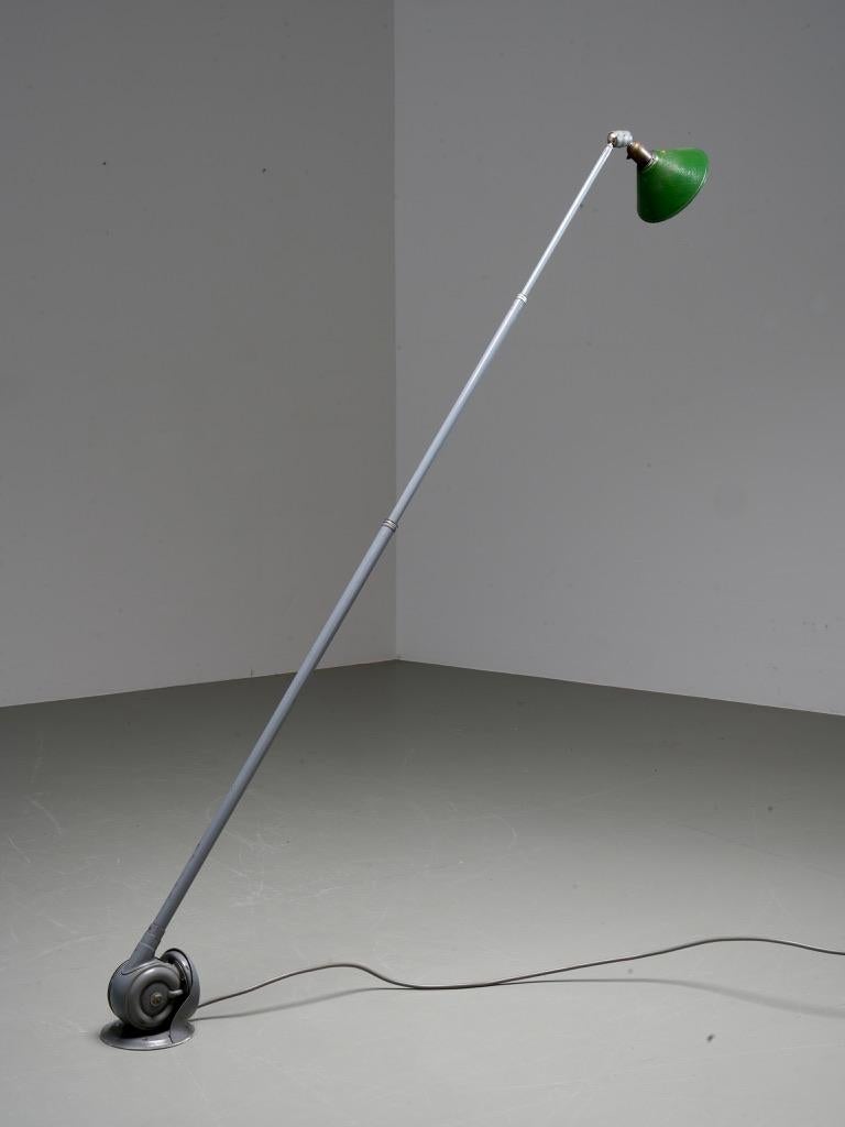 Milieu du XXe siècle Ancienne lampe Triplex de Johan Petterson avec abat-jour vert, Suède, années 1930 en vente