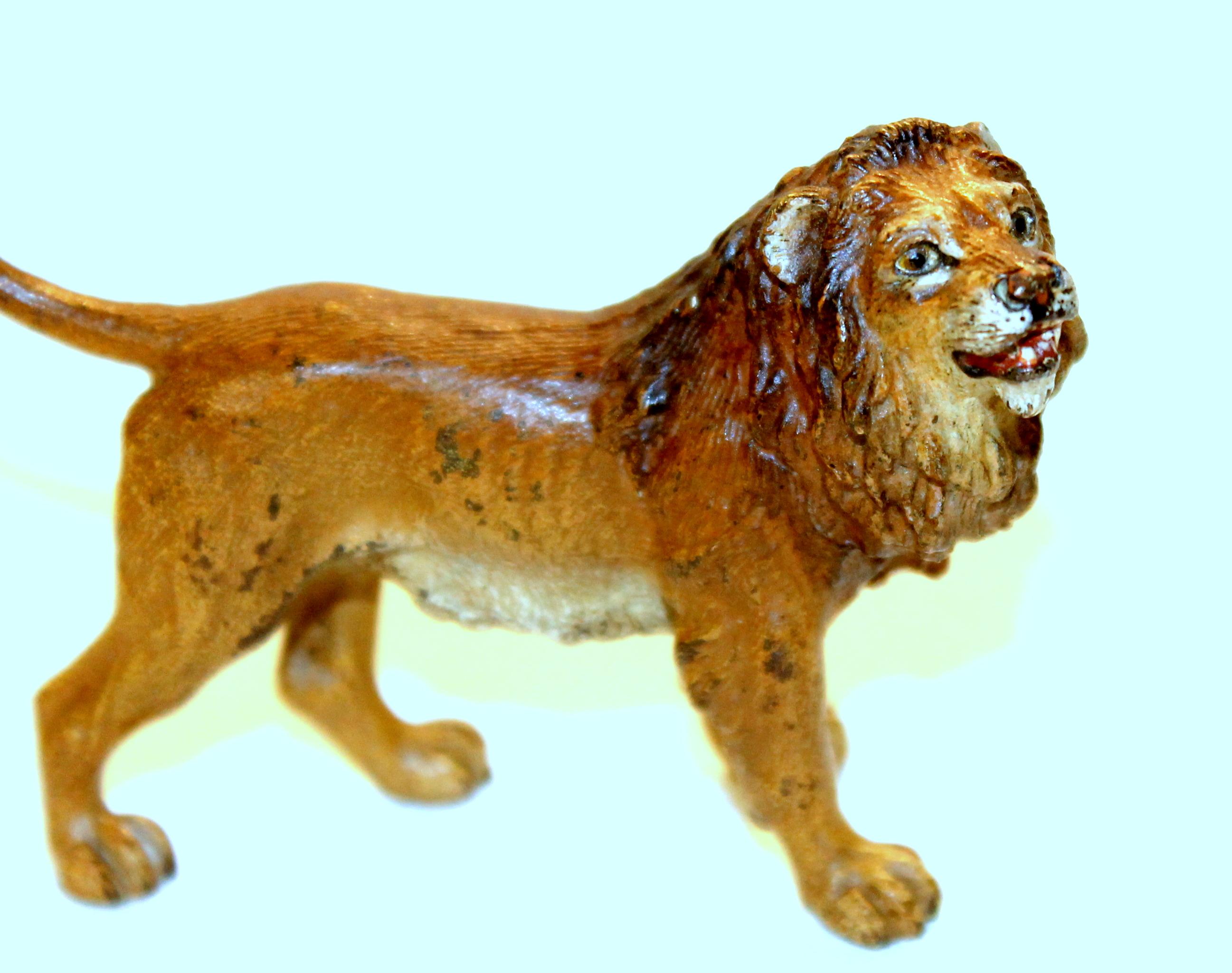 Old Vienna Bronze Cold-painted Figure of a small Lion, Franz Bergmann For Sale 1