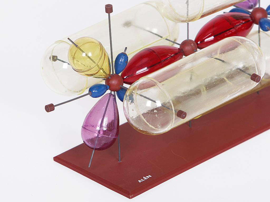 Old Vintage School Molecular Model Czech 1970s In Good Condition For Sale In Wien, AT