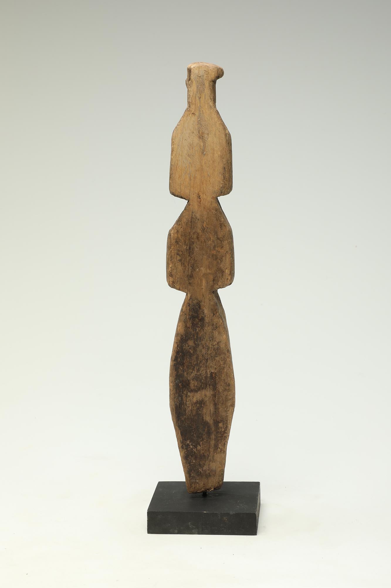 Hand-Carved Old Weathered Hardwood Kuna Indian Abstract Figure, Panama, Ina Sua Wood For Sale