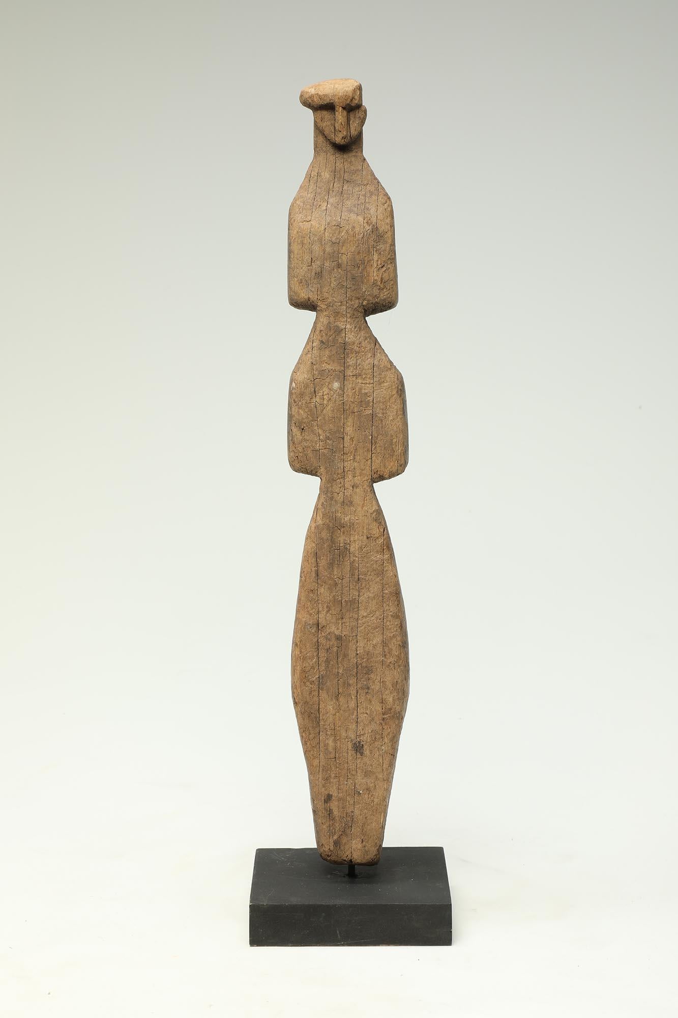 Abstrakte indische Figur aus verwittertem Hartholz Kuna Kuna, Panama, Ina Sua-Holz im Zustand „Starke Gebrauchsspuren“ im Angebot in Point Richmond, CA