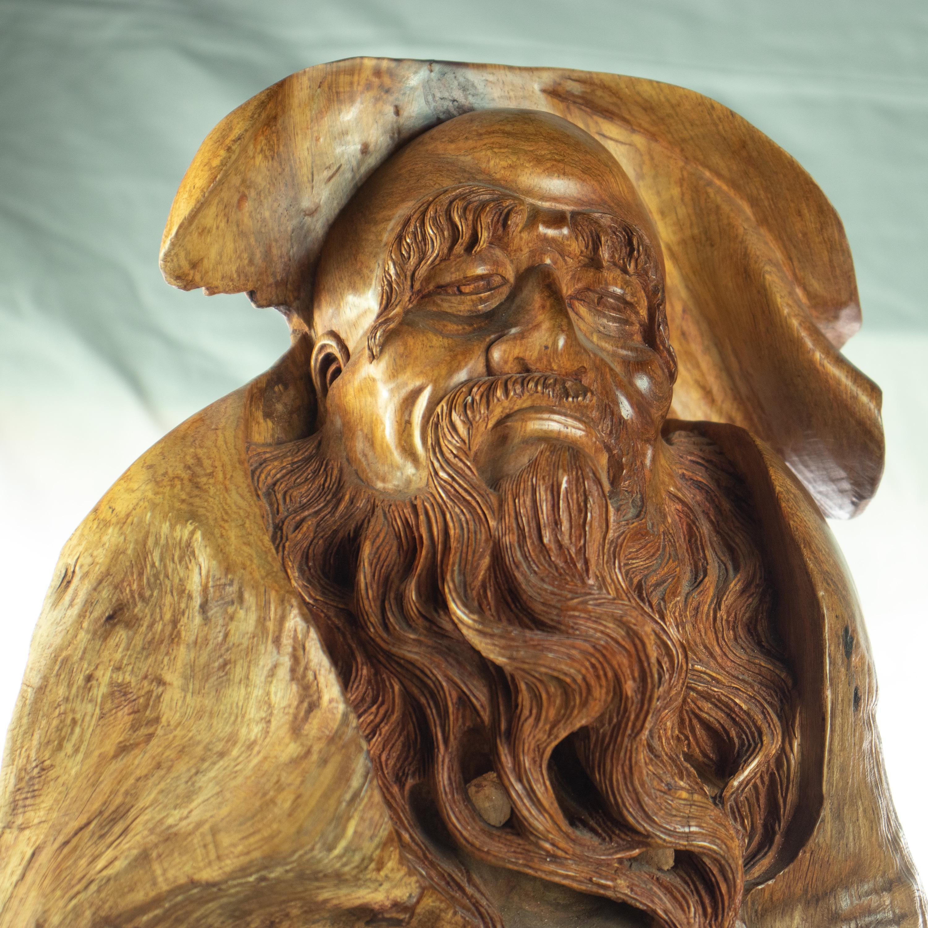 Old Wise Man Antique Handmade Carved Wood Figure Asian Traditional Art Sculpture In Excellent Condition For Sale In Milano, IT