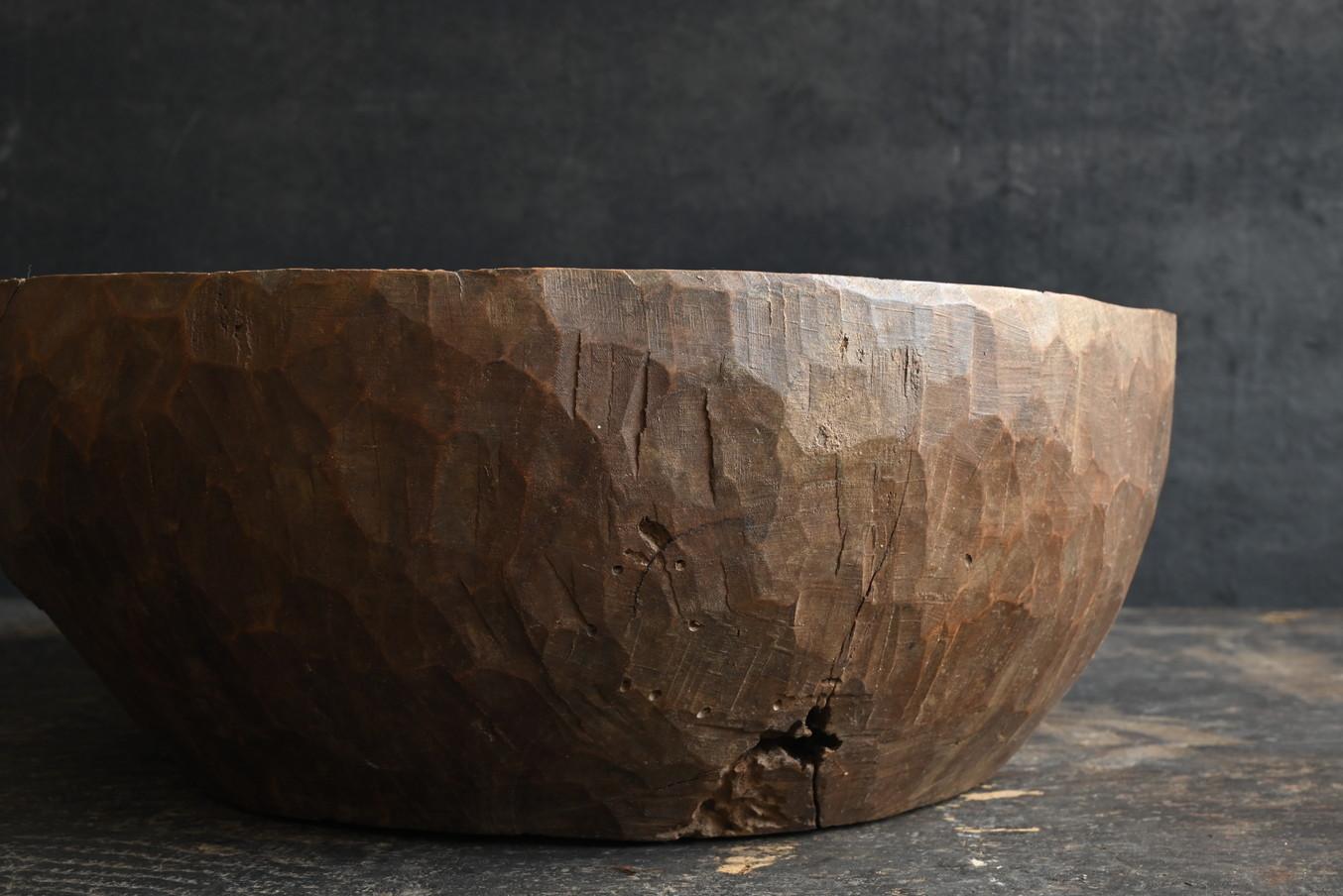 20th Century Old wooden bowl from Southeast Asia/20th century/Display stand with chisel marks For Sale
