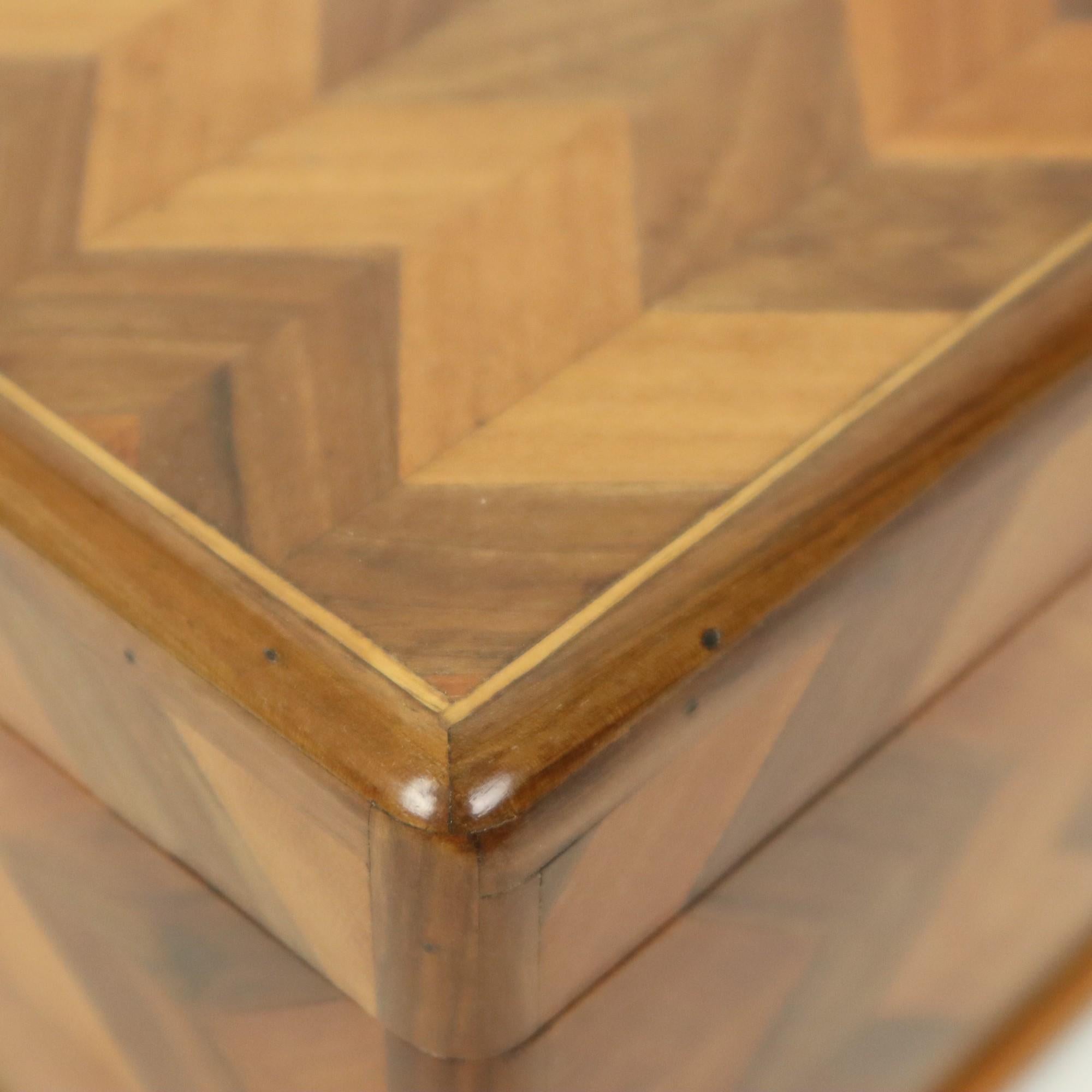 Vecchia scatola di legno per gioielli con intarsio Chevron Art Deco in vendita 4