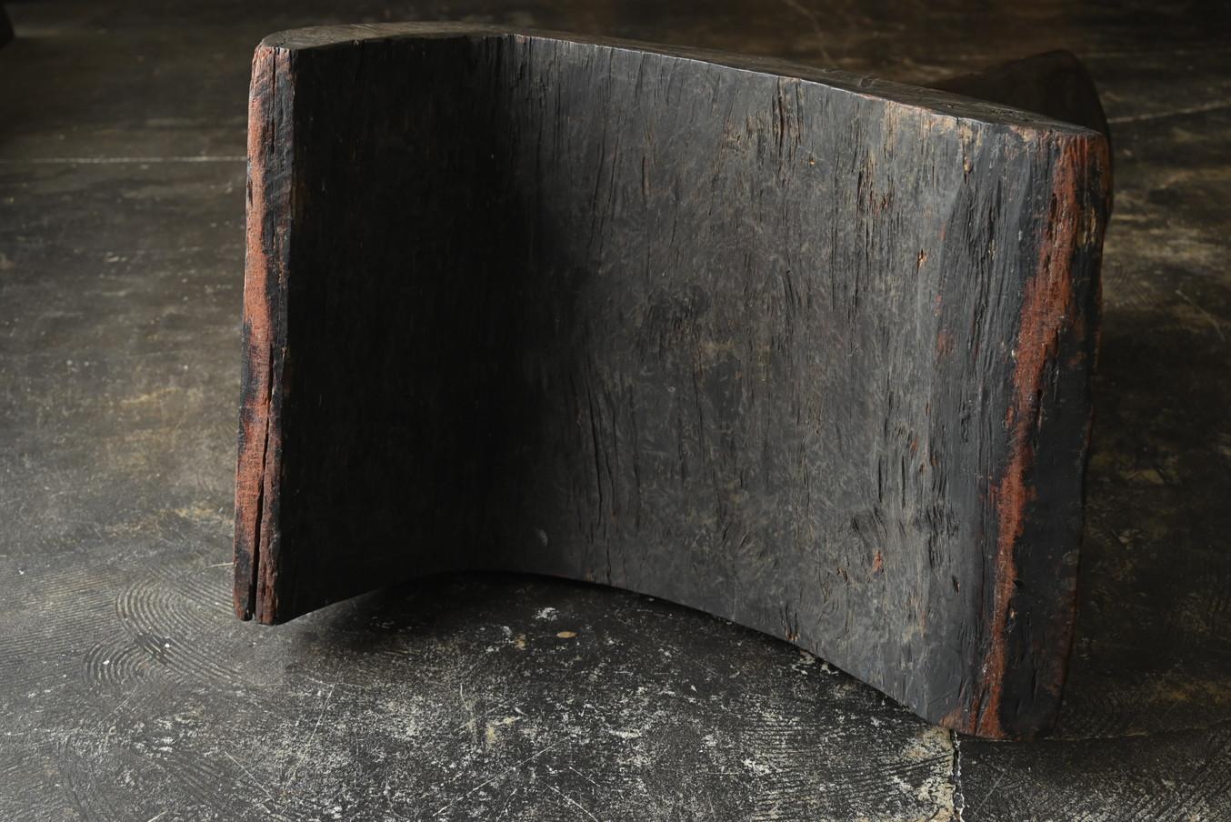 Ancienne chaise basse en bois du Southeast Asia/chaise design moderne en vente 6