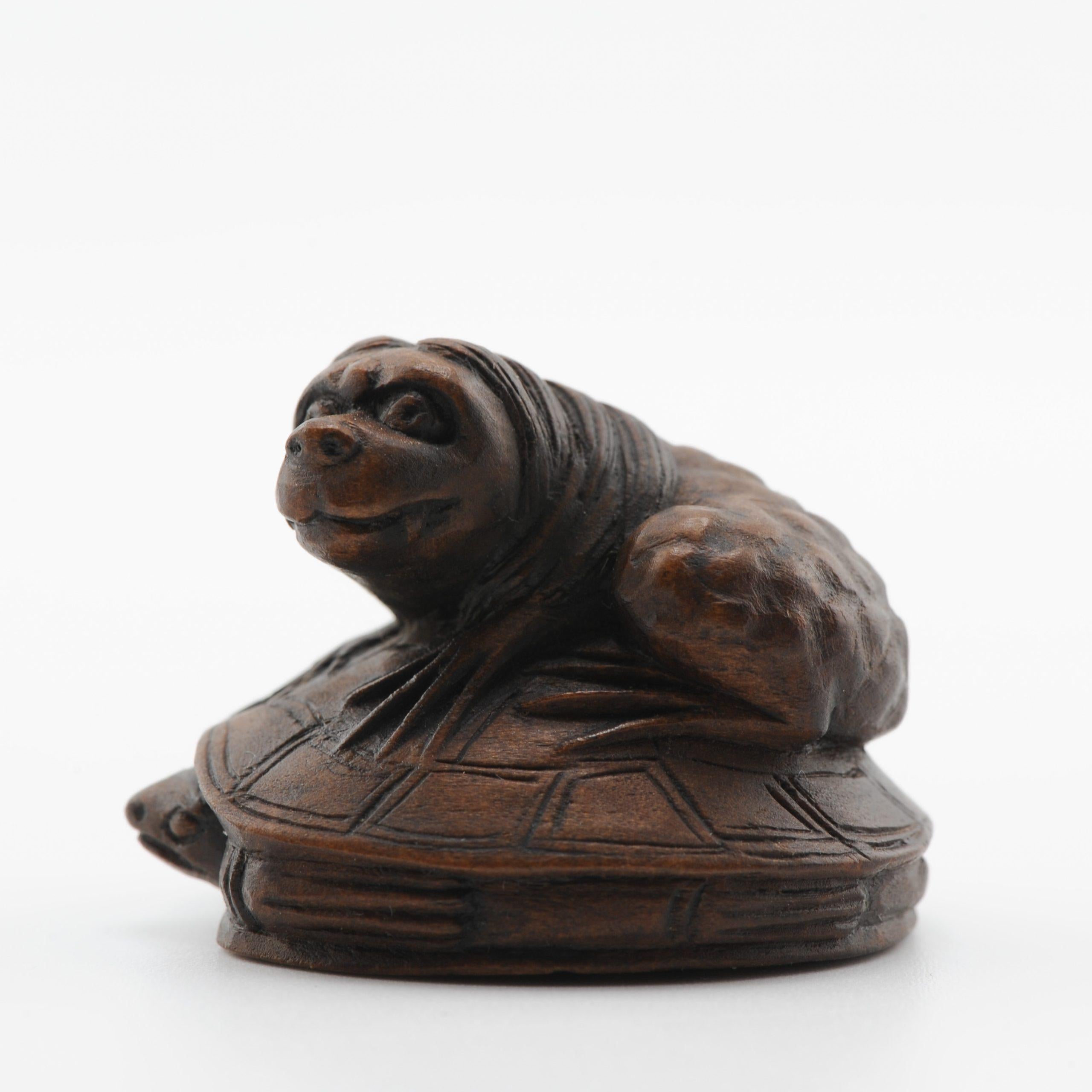 Old Wooden Netsuke 19/20th C Japanese Japan Animal on Turtle Meiji Period In Excellent Condition For Sale In Amsterdam, Noord Holland