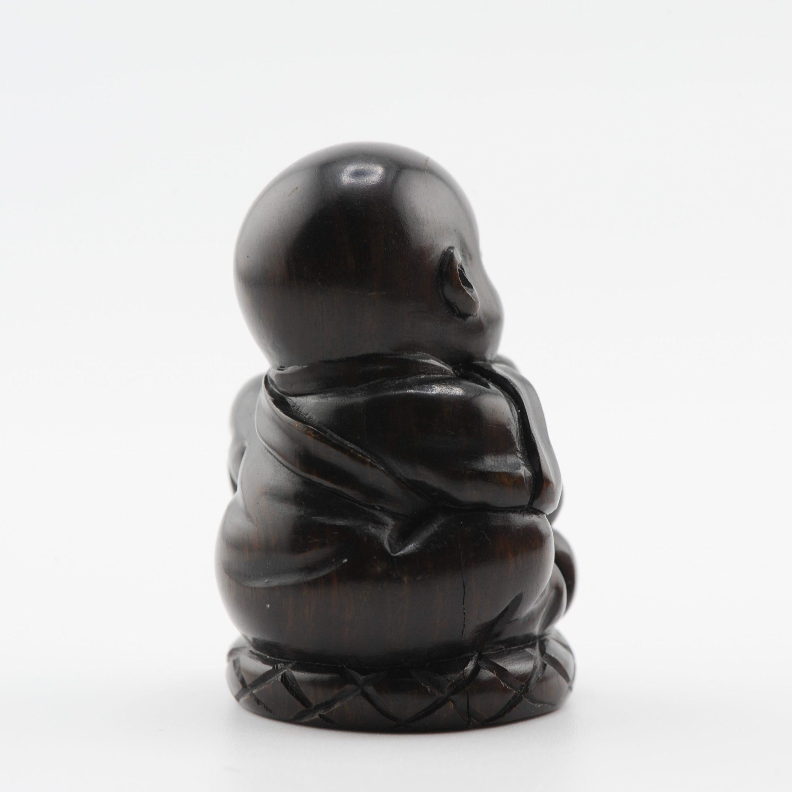 Figurale Figur aus altem Holz Netsuke aus Japan aus der Meiji-Periode des 19./20. Jahrhunderts im Angebot 6