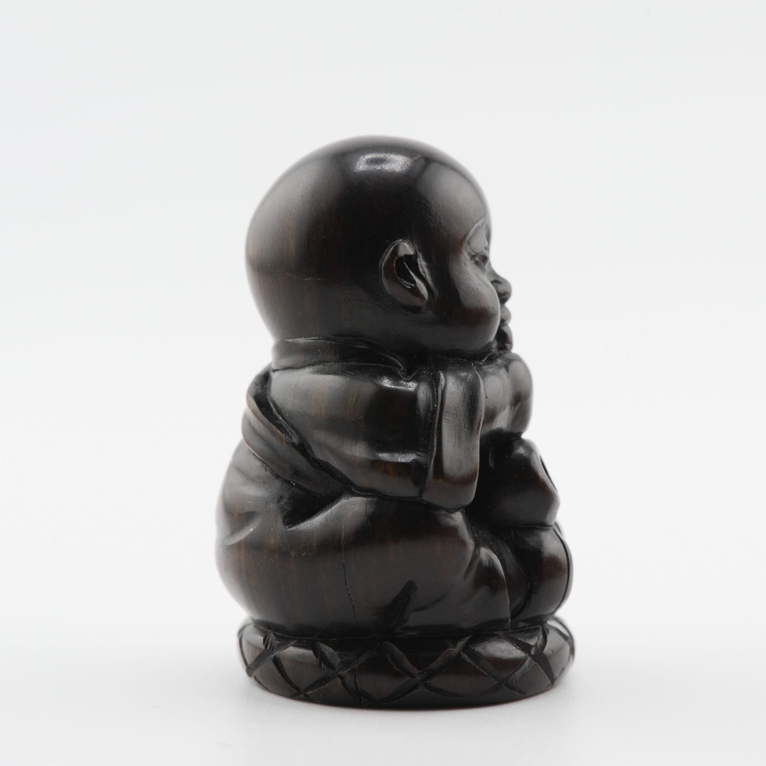 Figurale Figur aus altem Holz Netsuke aus Japan aus der Meiji-Periode des 19./20. Jahrhunderts im Angebot 7