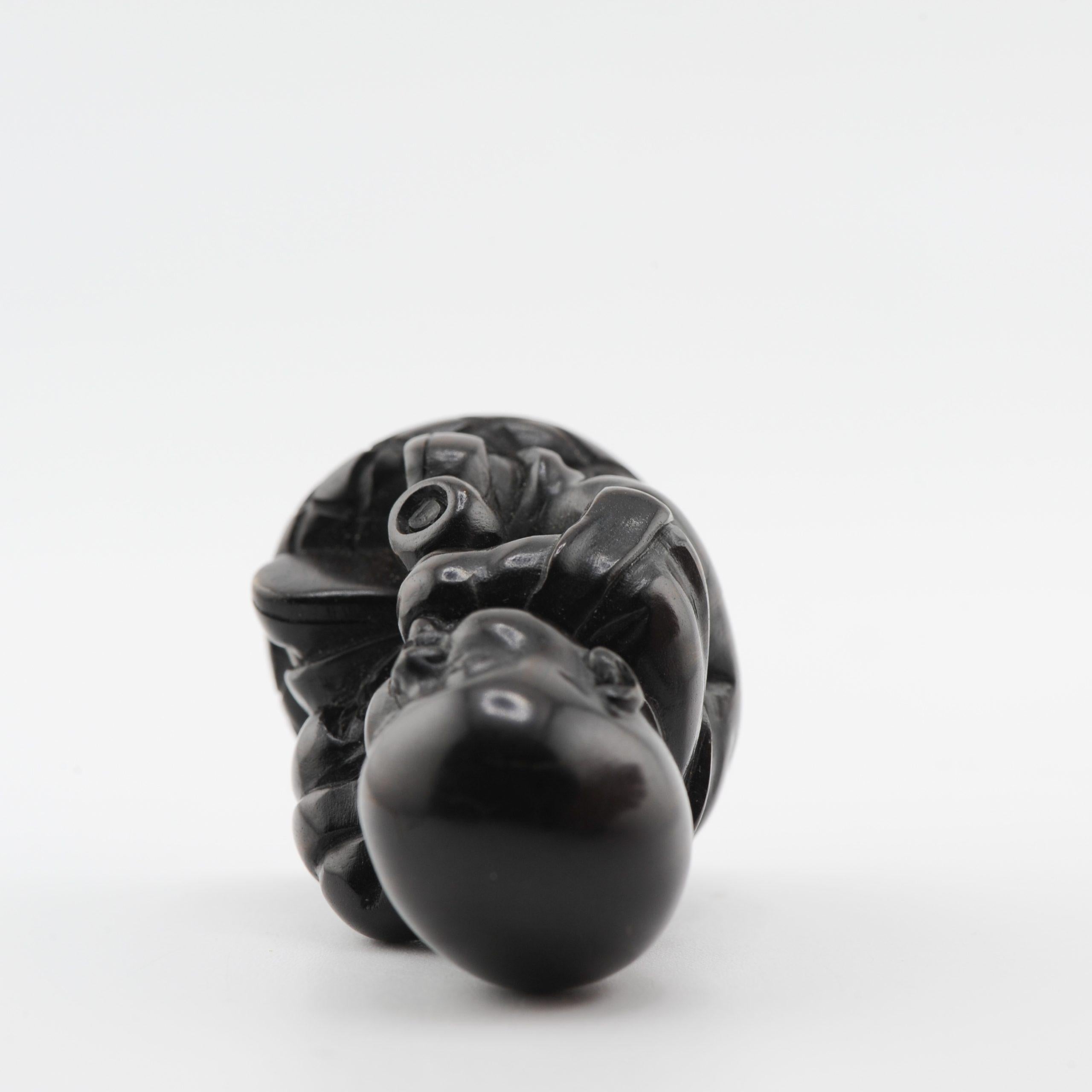 Figurale Figur aus altem Holz Netsuke aus Japan aus der Meiji-Periode des 19./20. Jahrhunderts im Angebot 8