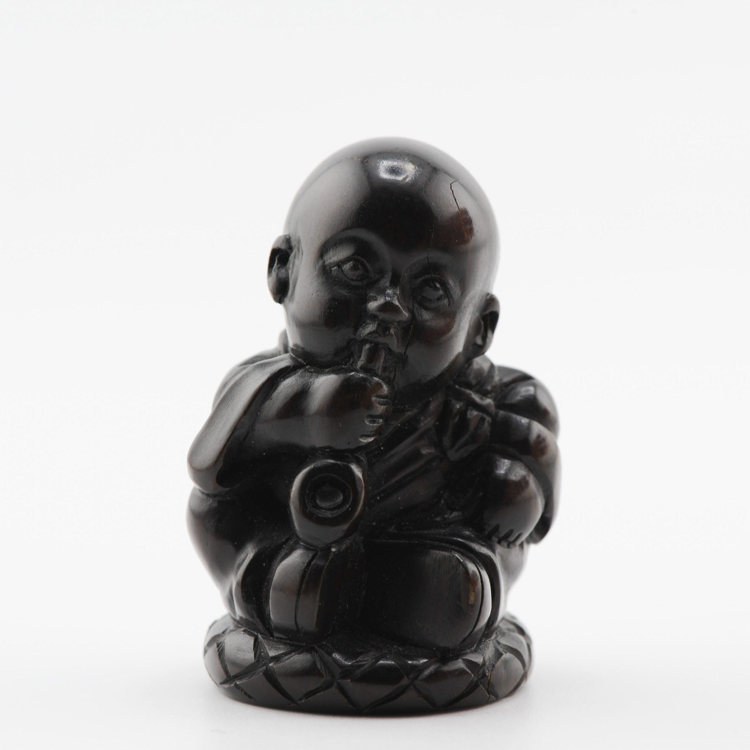 Figurale Figur aus altem Holz Netsuke aus Japan aus der Meiji-Periode des 19./20. Jahrhunderts im Angebot 2