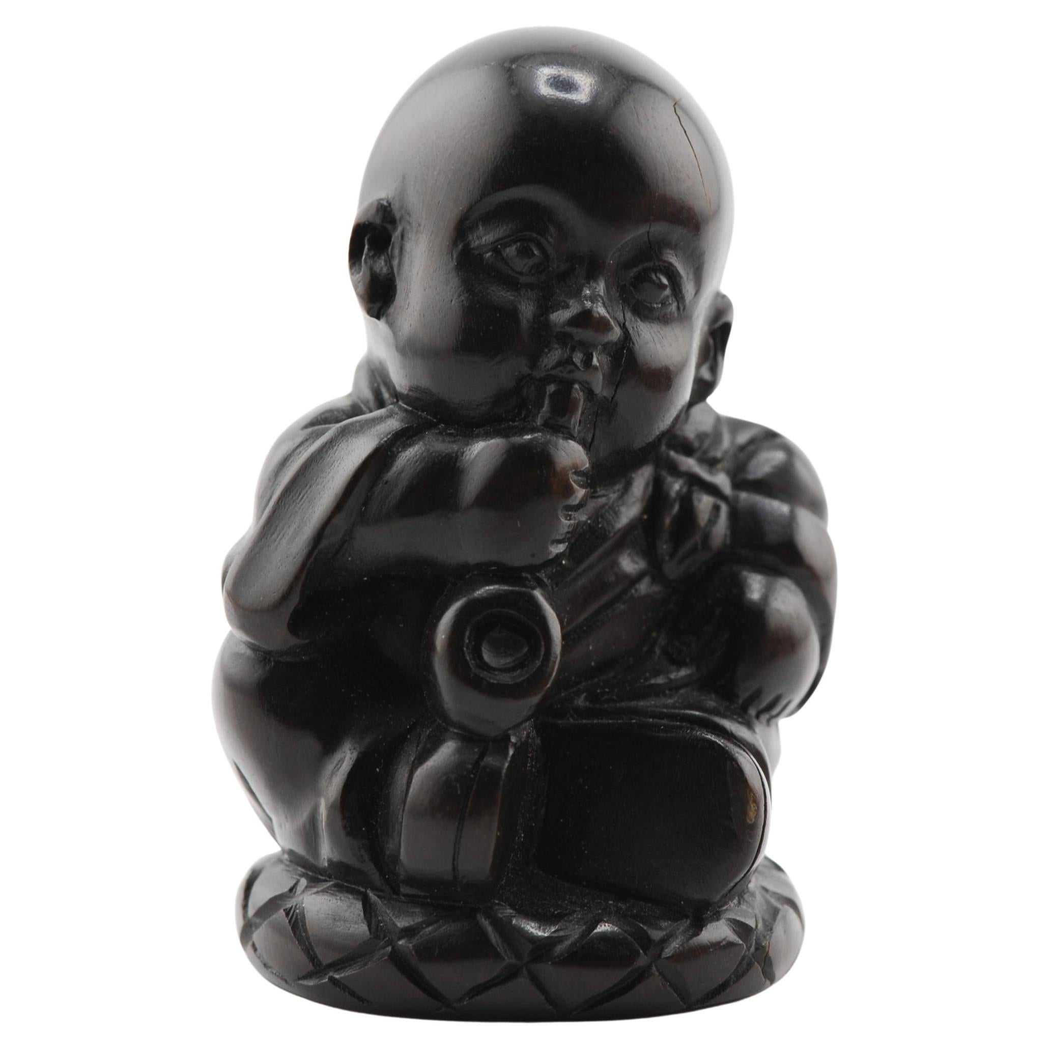 Figurale Figur aus altem Holz Netsuke aus Japan aus der Meiji-Periode des 19./20. Jahrhunderts im Angebot
