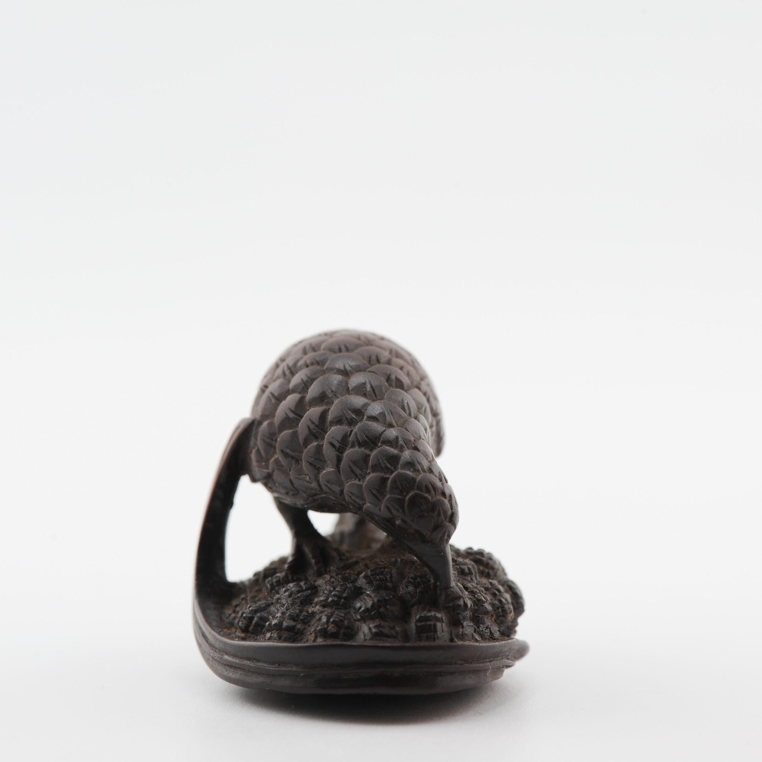 Description

Lovely and very detailed piece. Unsigned. Japan 19th or 20th century.

Weight: 9 grams

Provenance: Collected in the 1980's. From the collection of Clemens Merkelbach van Enkhuizen, A well known Dutch painter and artist from