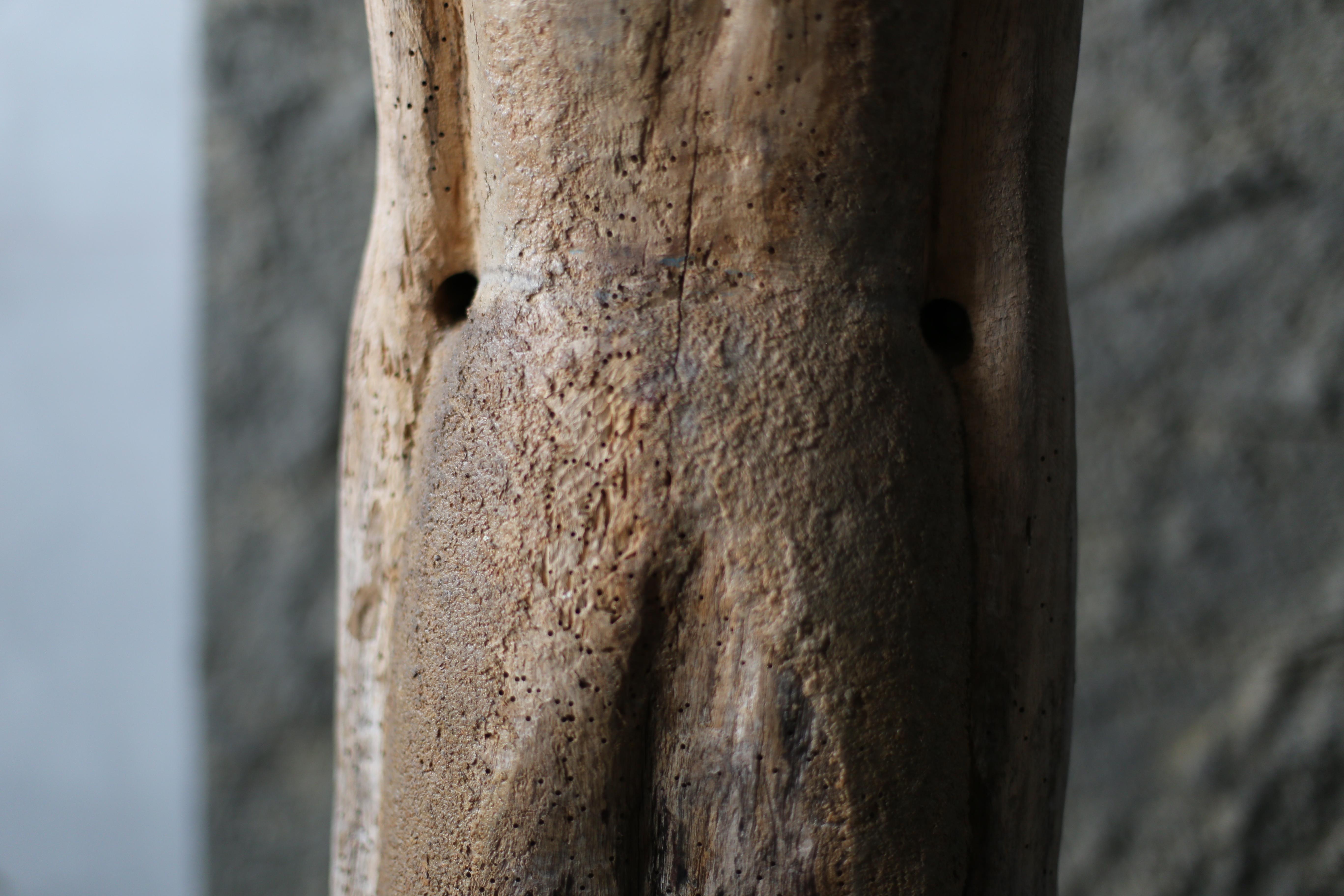 Alte Holzskulptur eines unbekannten Künstlers aus Japan im Angebot 8