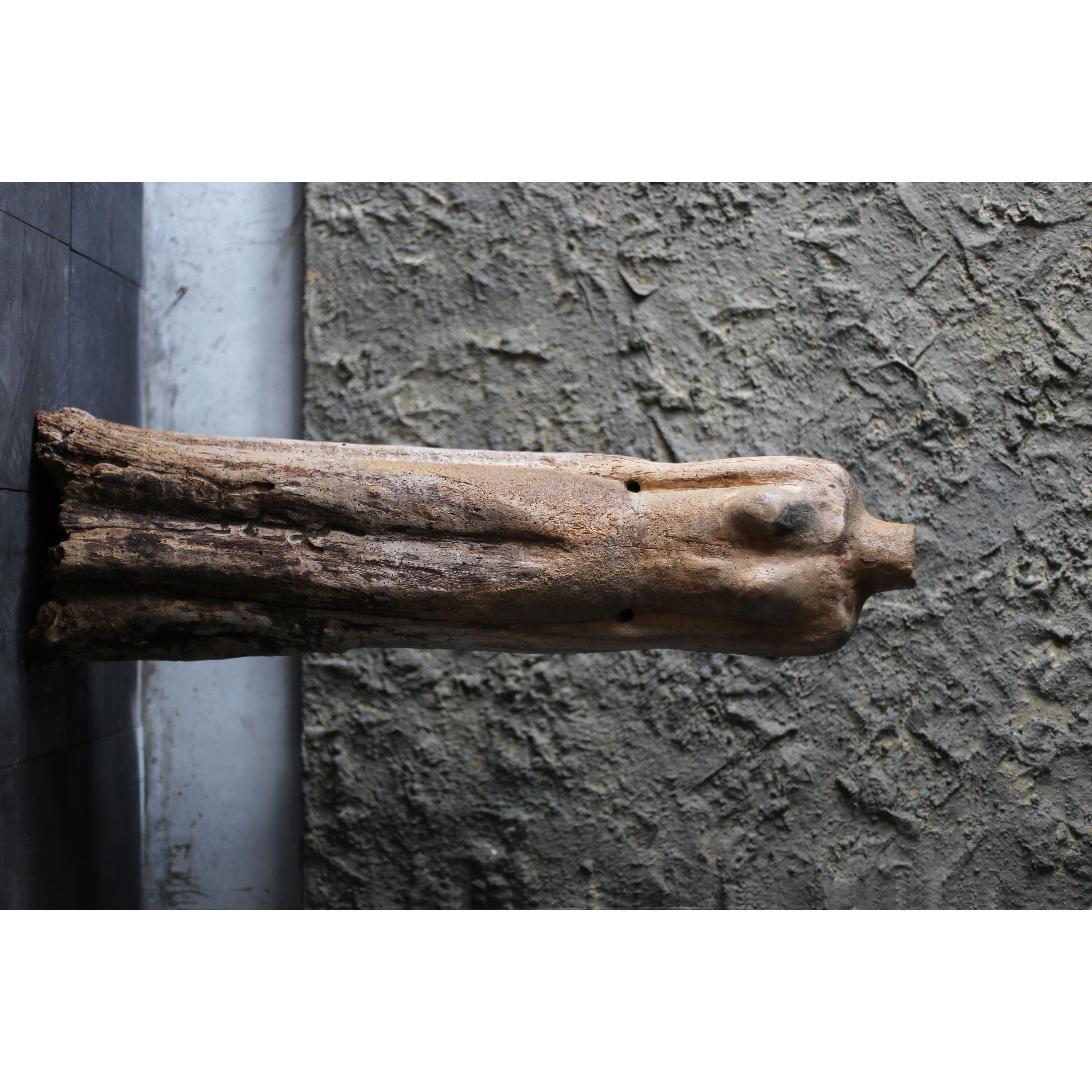 This is a very old wooden sculpture.

No details are known, but it was found in Japan.

It appears to be based on a European female figure.

So it is estimated to have been made after the Meiji period (1868-) in Japan.
(But that is just an