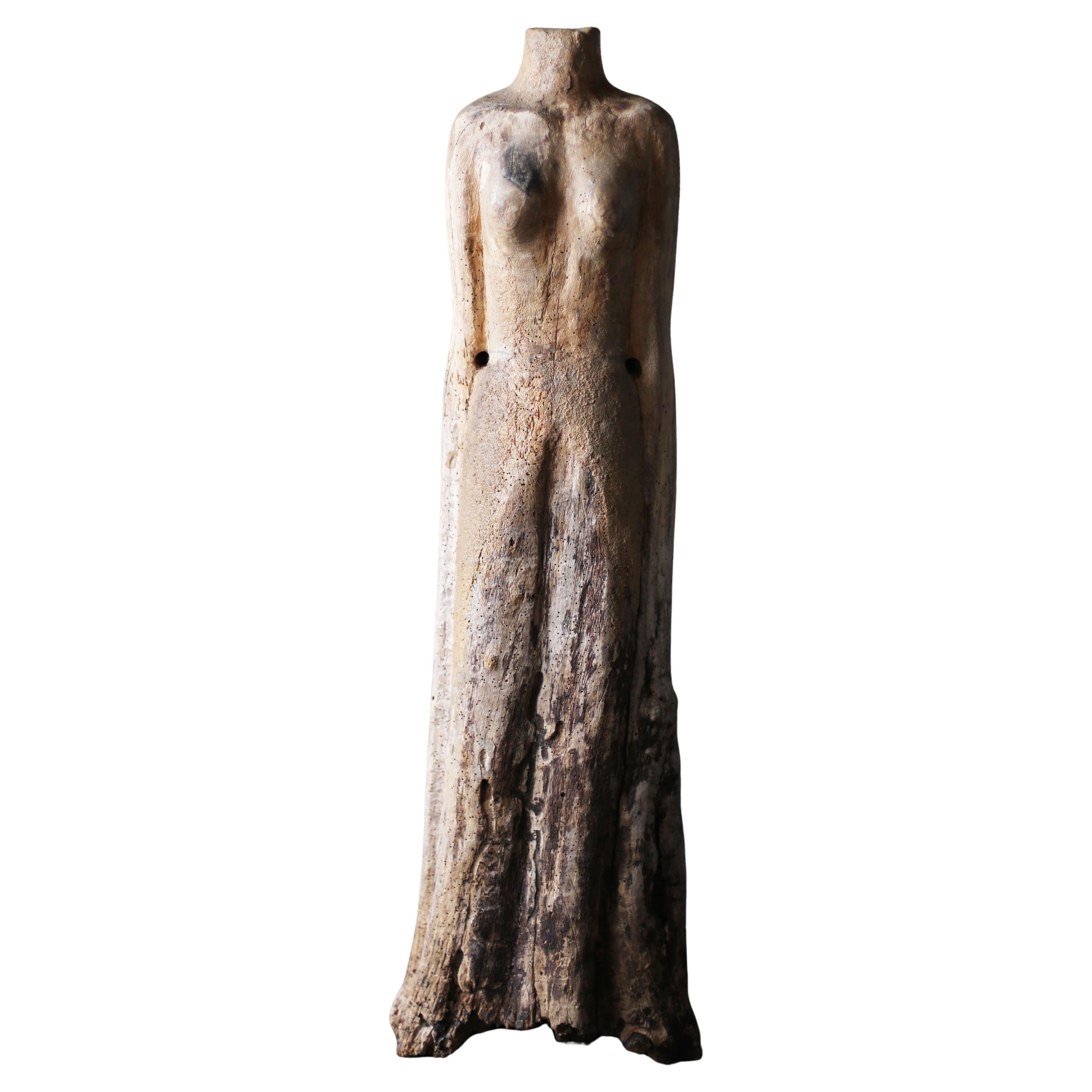 Alte Holzskulptur eines unbekannten Künstlers aus Japan