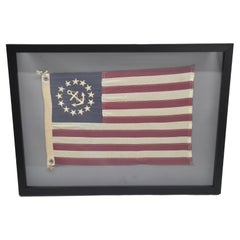 Bandera antigua de Yachting Ensign en un marco Shadowbox
