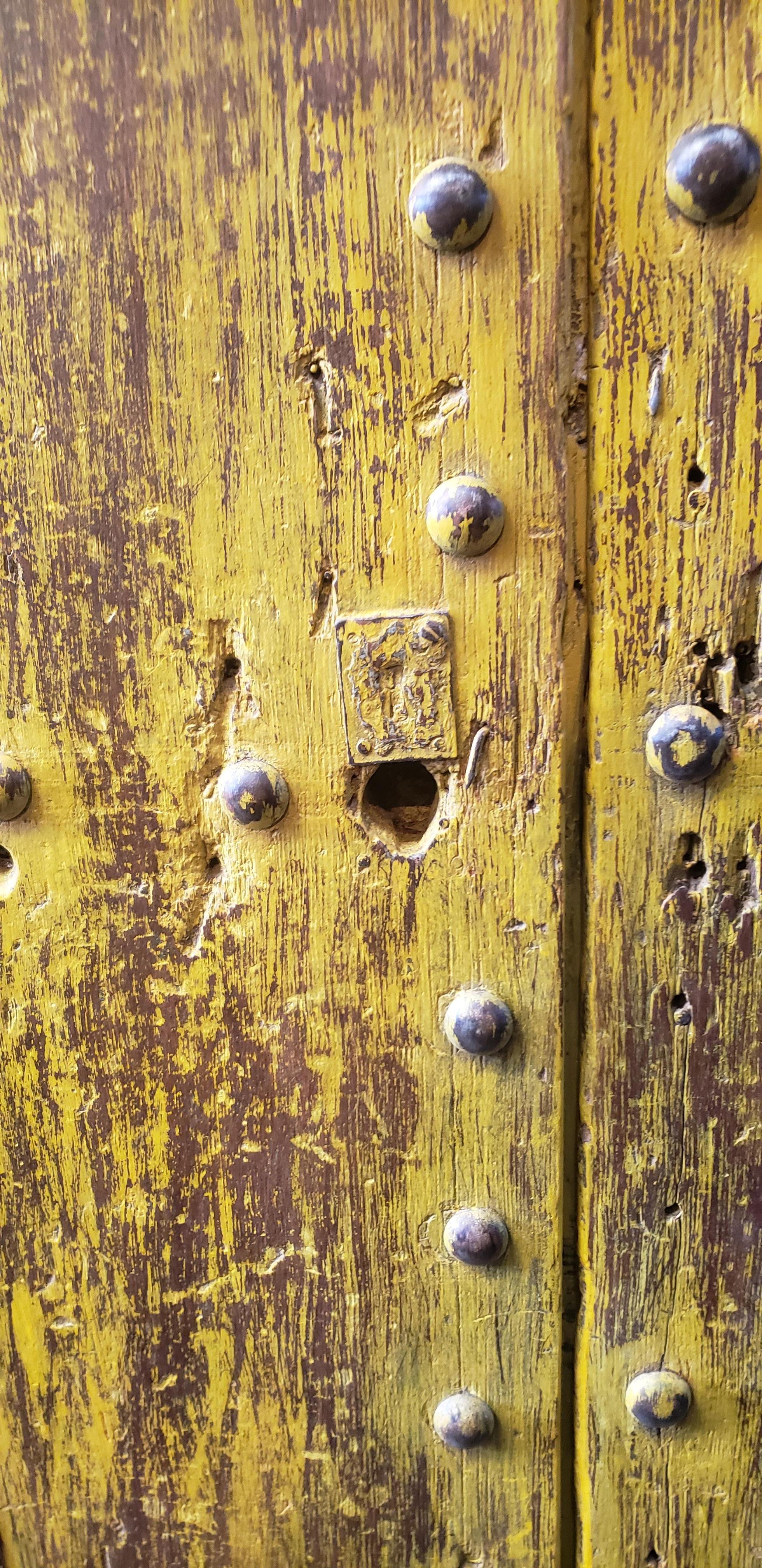 Old Yellow Moroccan Wooden Door, 23MD41 In Good Condition For Sale In Orlando, FL