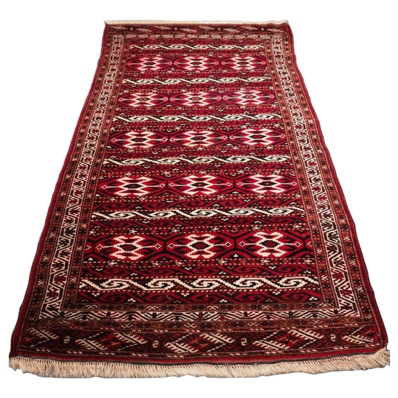 Ancien tapis long turkmène Yomut à motifs de bandes