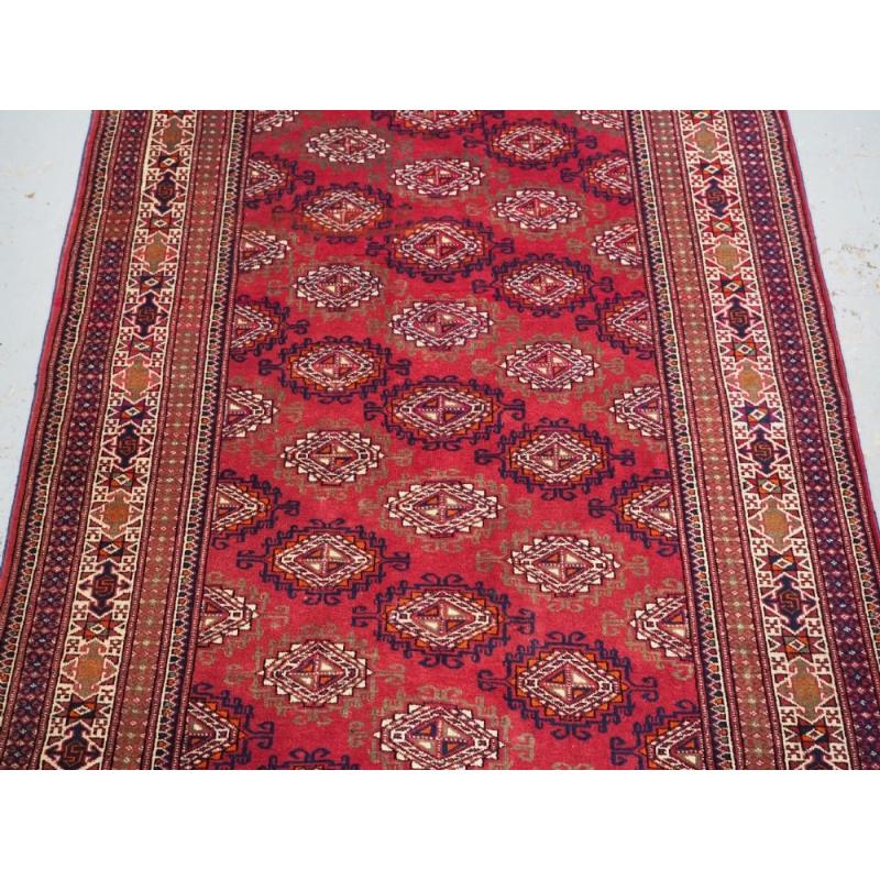 Old Yomut Turkmen Teppich in traditionellem Design von Yomut, um 1920/30 im Zustand „Hervorragend“ im Angebot in Moreton-In-Marsh, GB