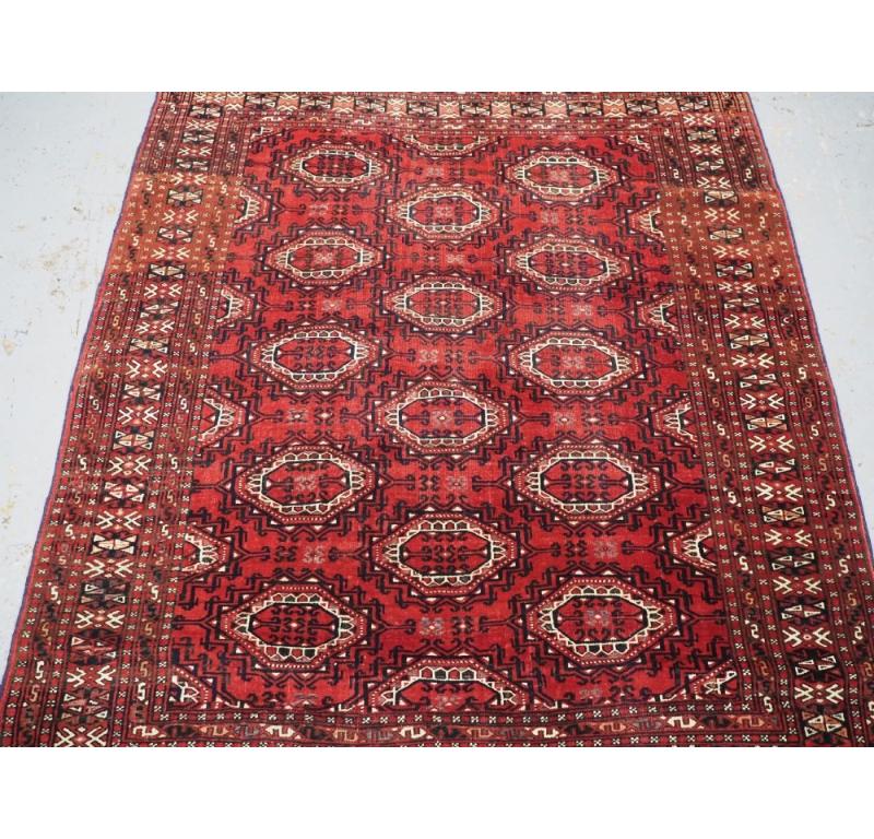 Old Yomut Turkmen Teppich mit achteckigem Gul-Design, um 1920/30 im Zustand „Hervorragend“ im Angebot in Moreton-In-Marsh, GB